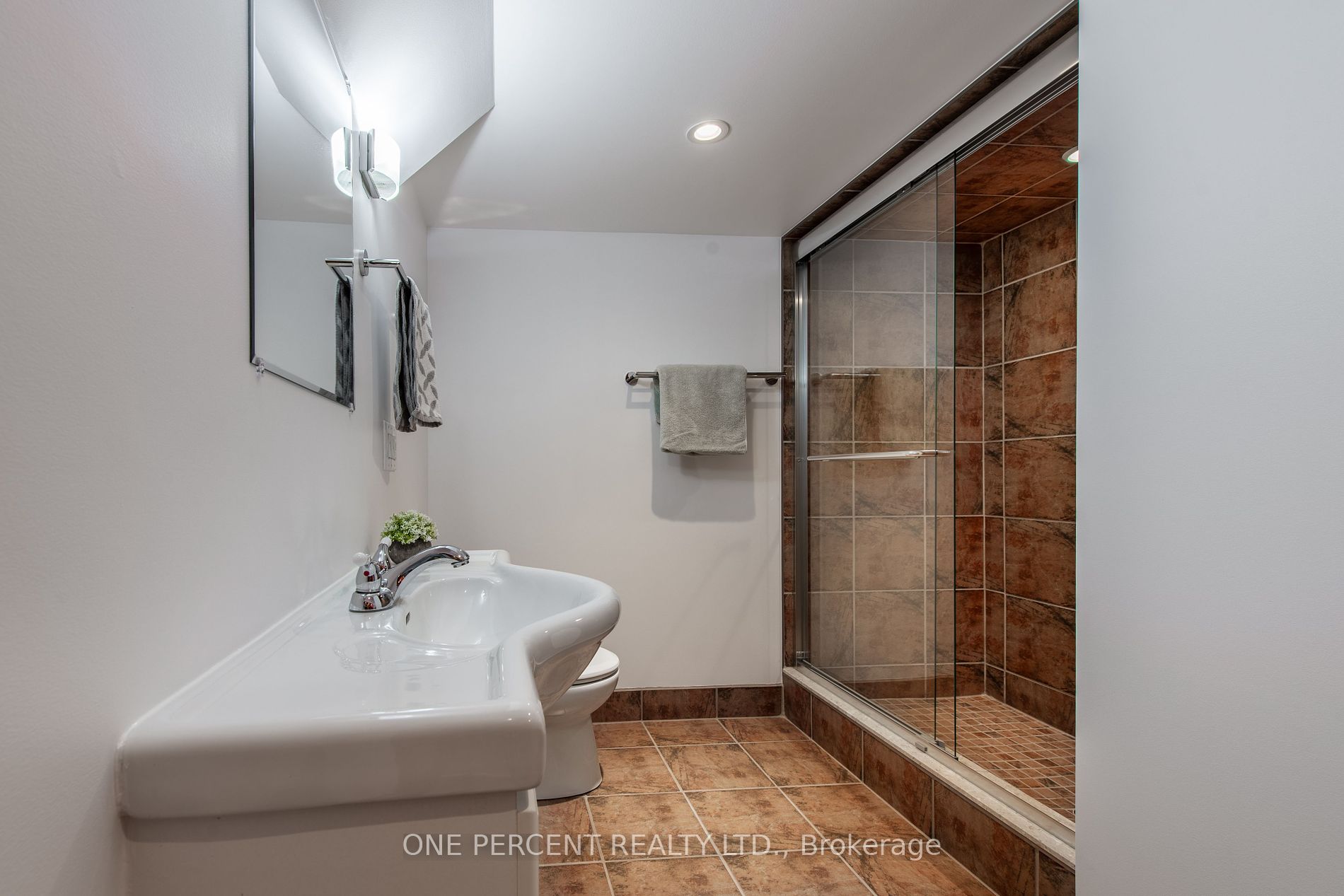 200 Kingfisher Dr Property Photo 21