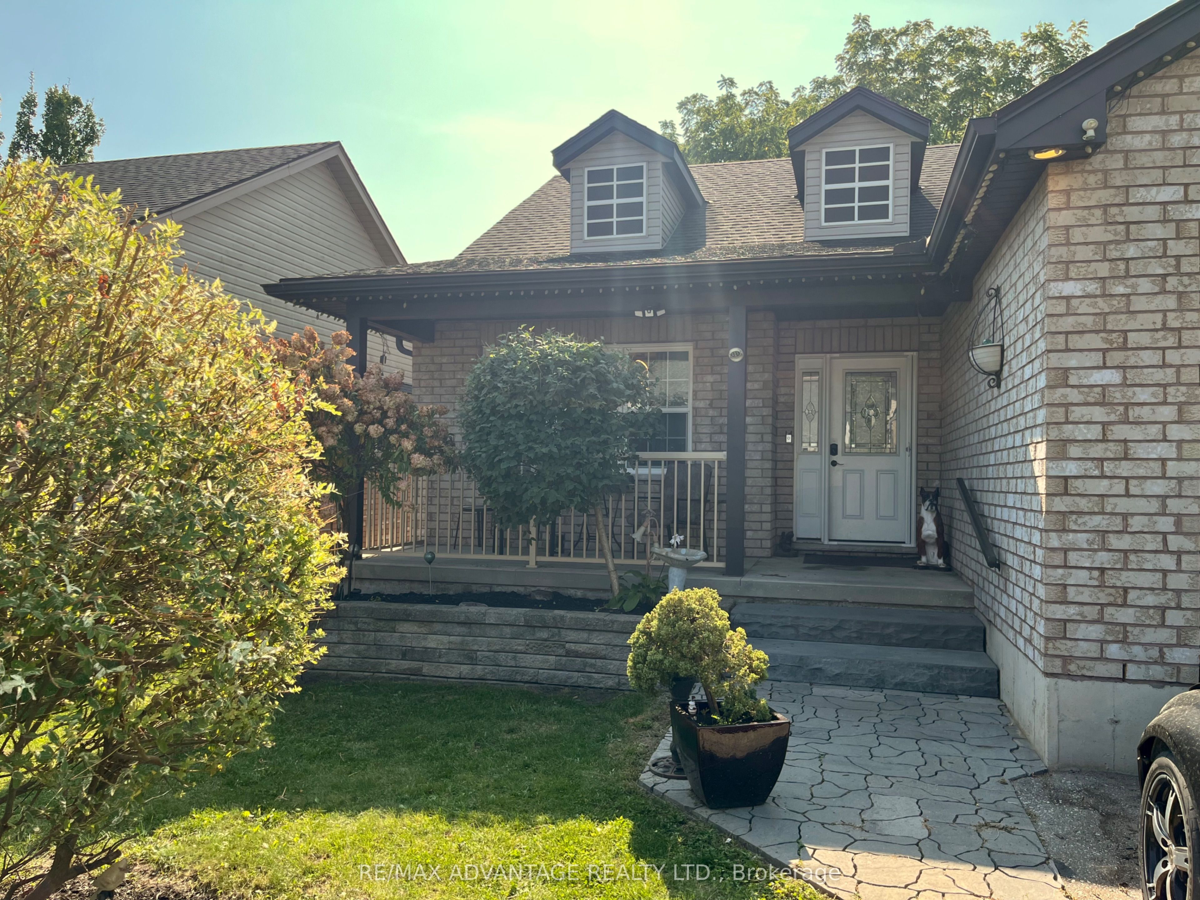 12 Henderson Court Property Photo 4