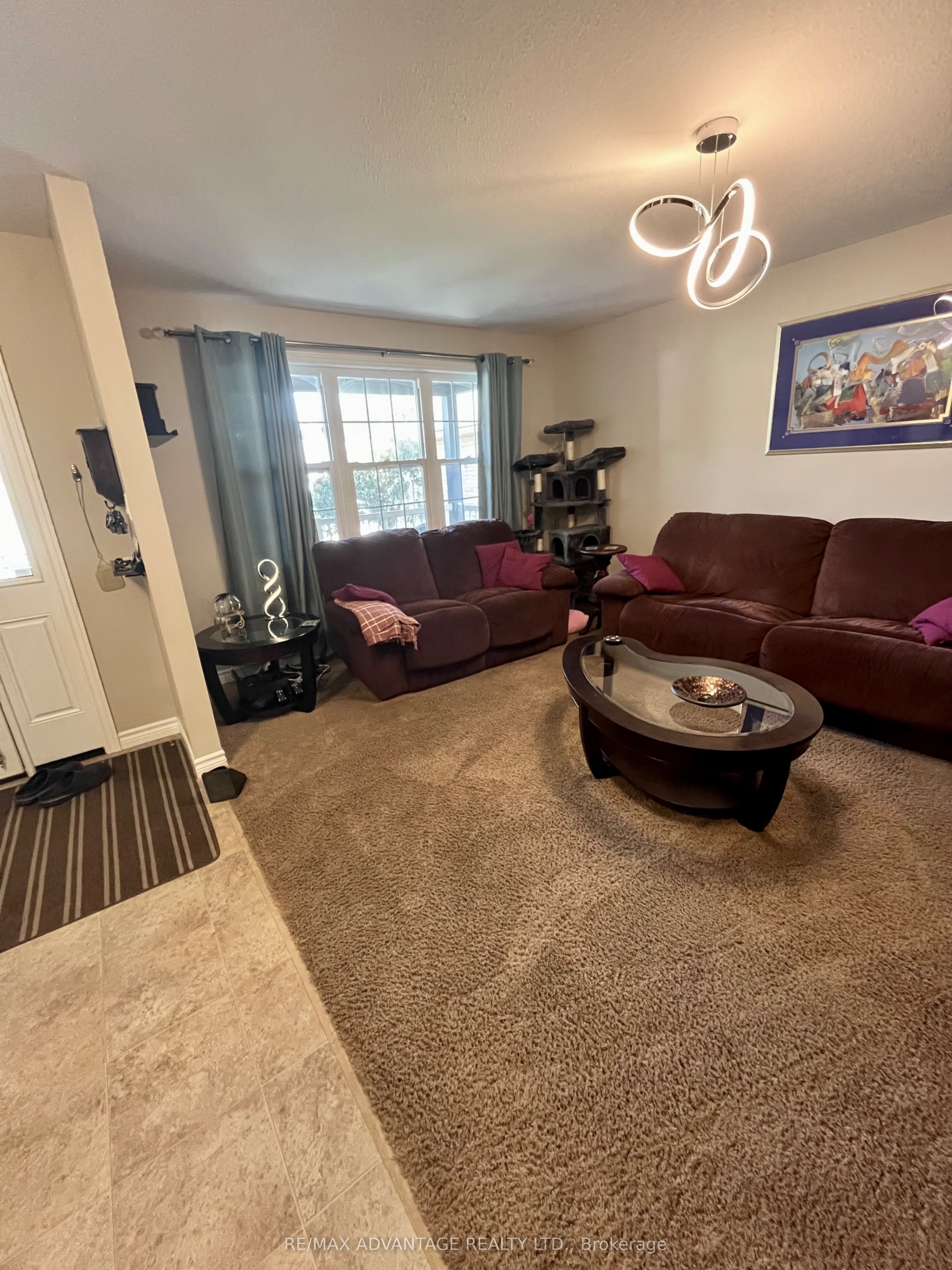 12 Henderson Court Property Photo 9