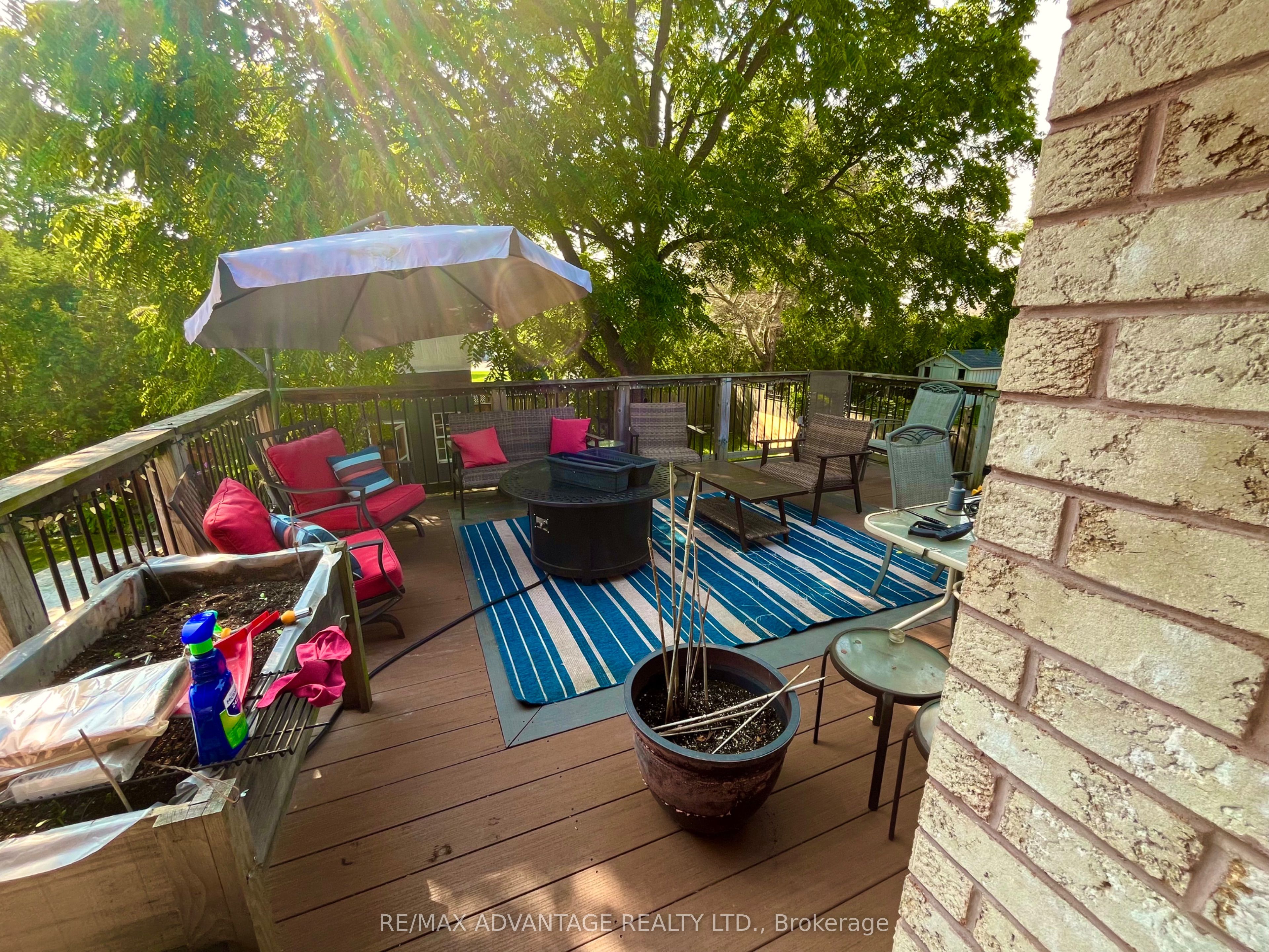 12 Henderson Court Property Photo 12