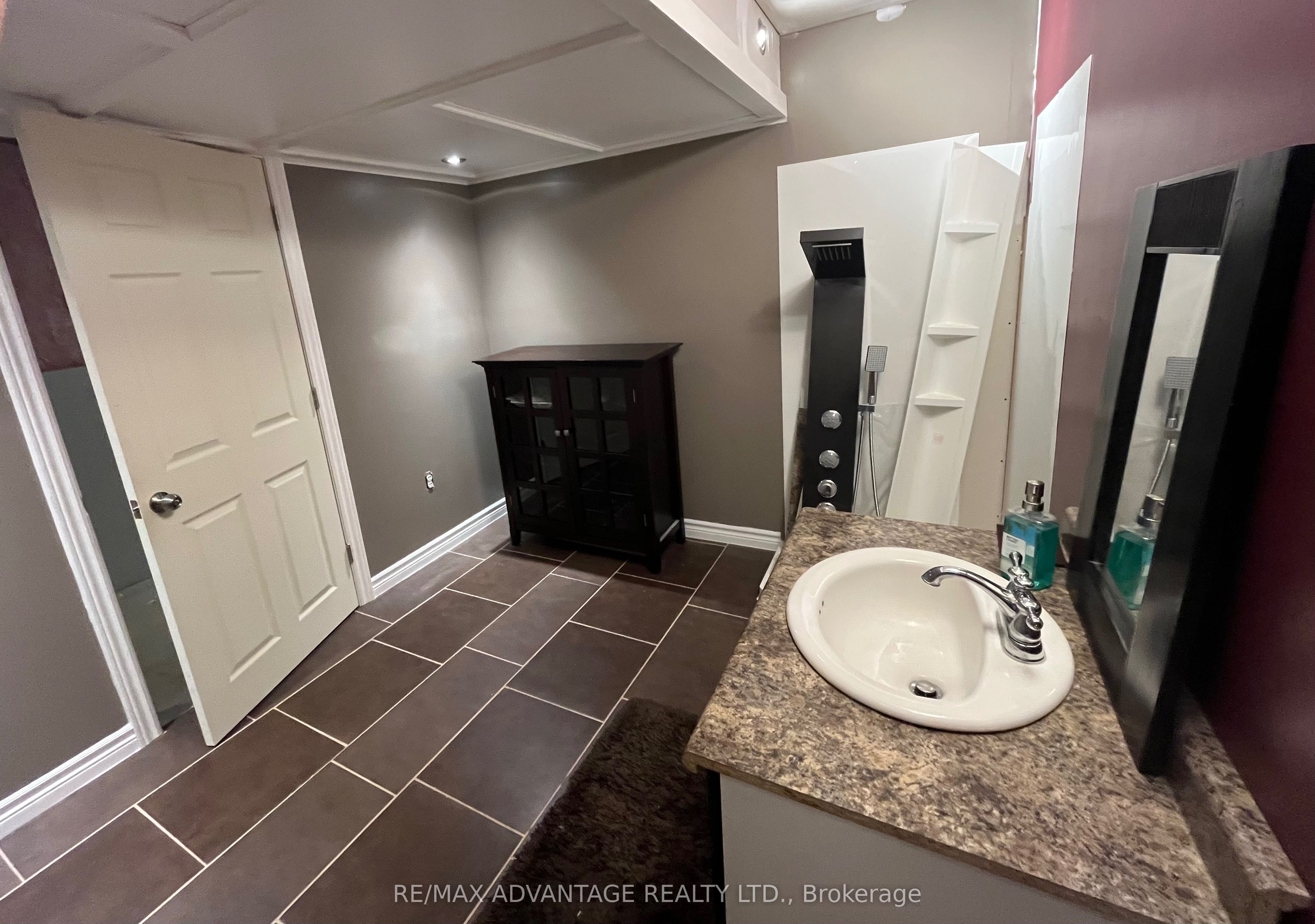 12 Henderson Court Property Photo 22