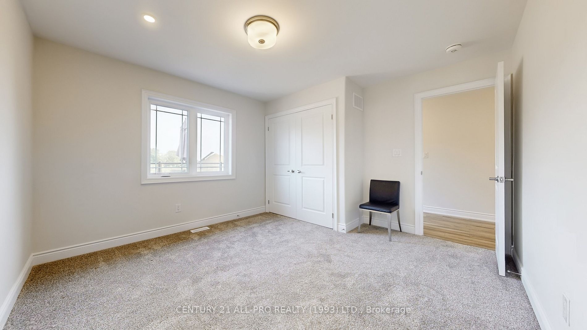 189 Strachan St Property Photo 16