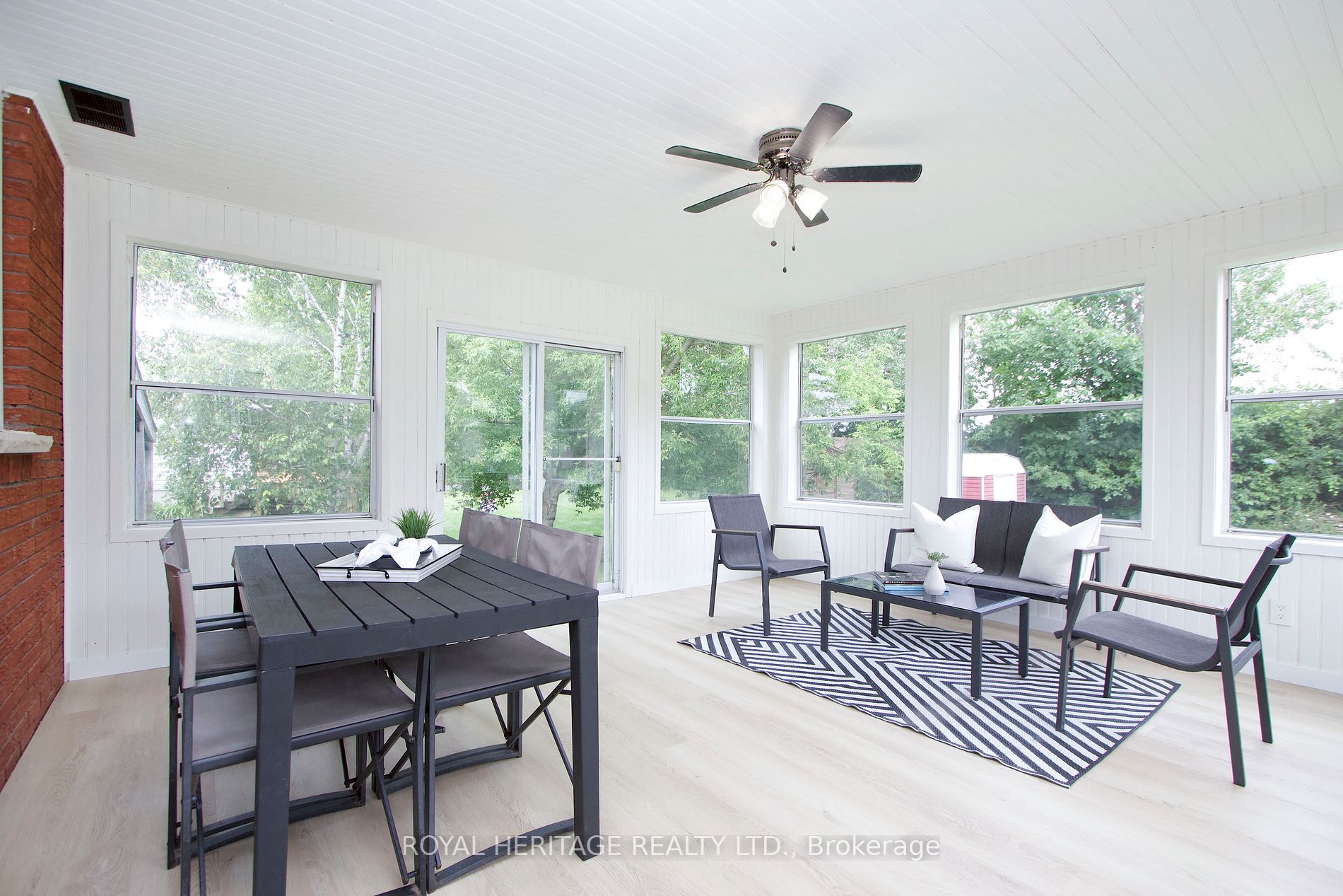 689 Cedarvale Cres Property Photo 8