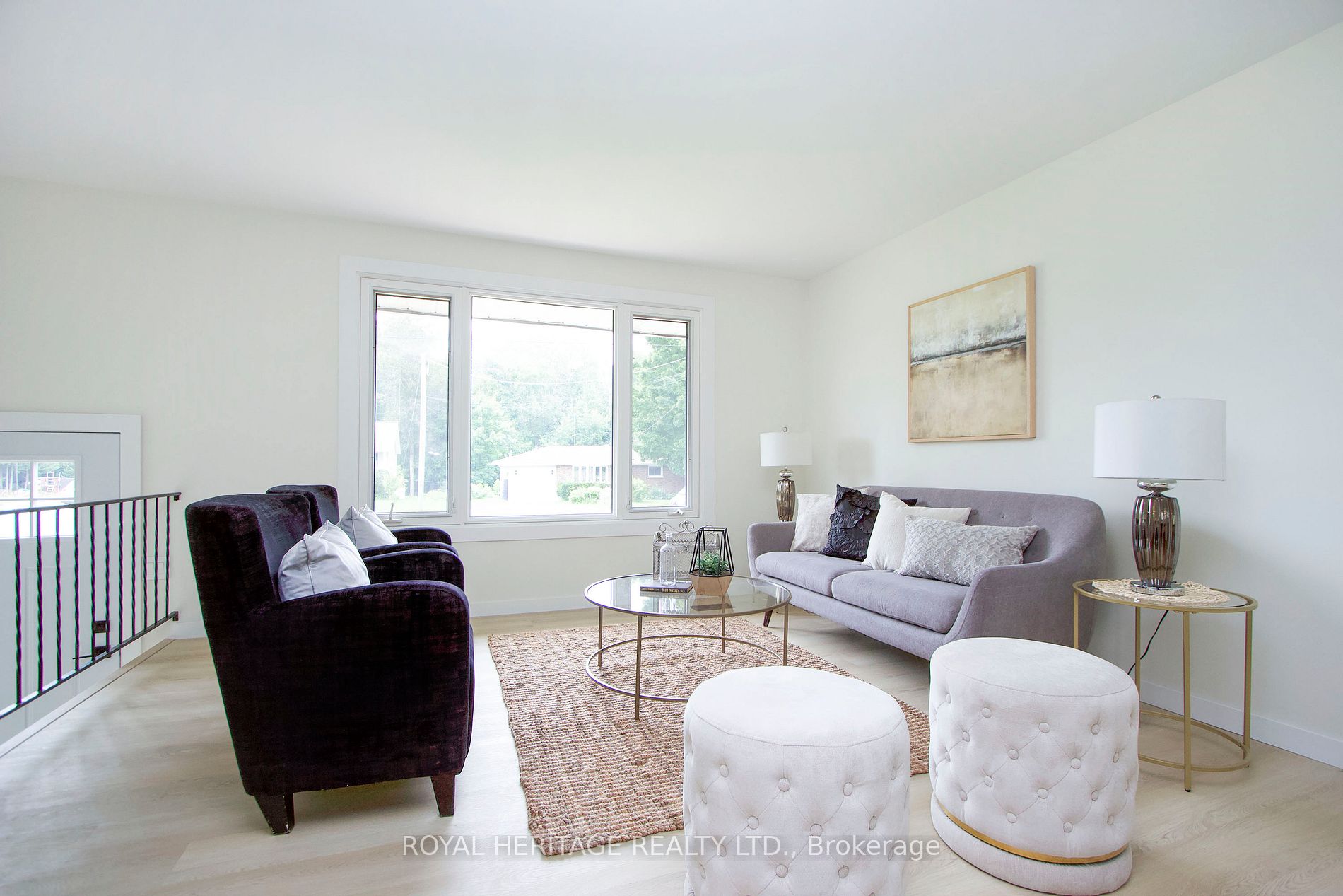 689 Cedarvale Cres Property Photo 21