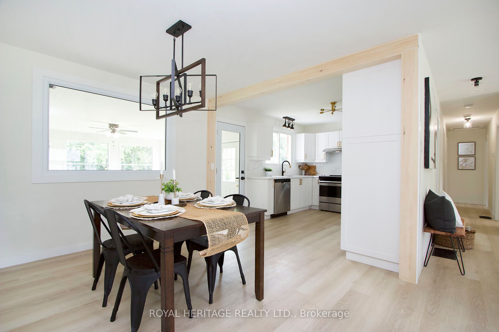 689 Cedarvale Cres Property Photo 22
