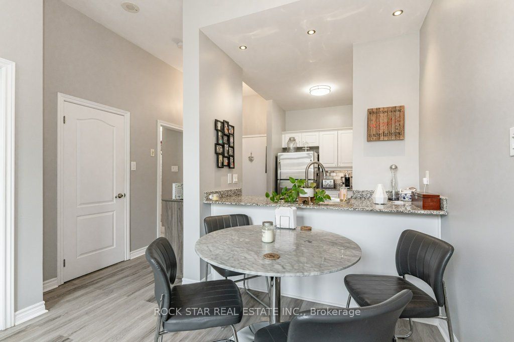 135 James St S 7 Property Photo 4