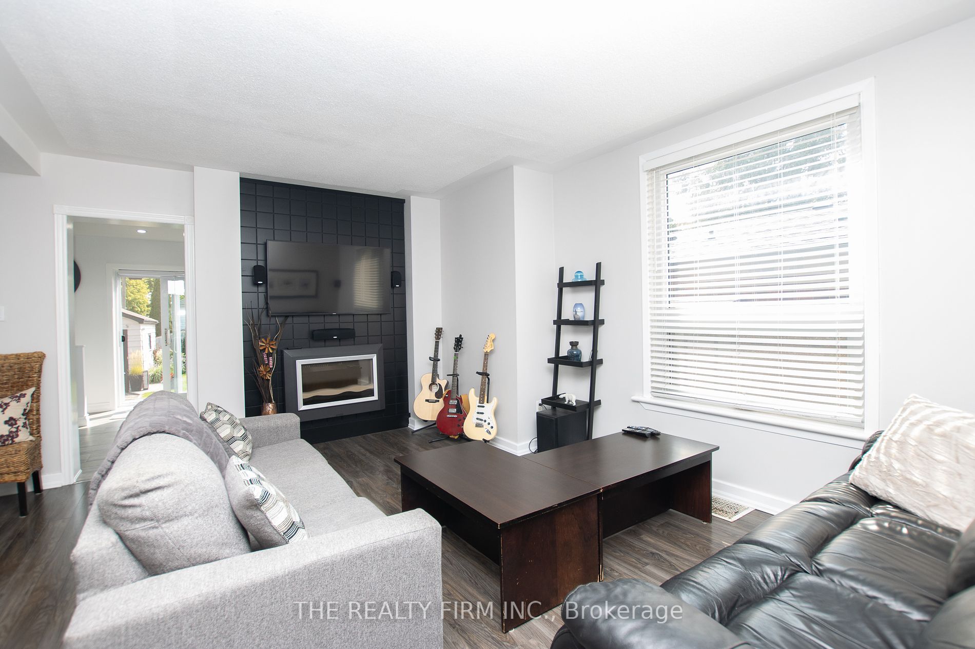 428 Saul St Property Photo 5