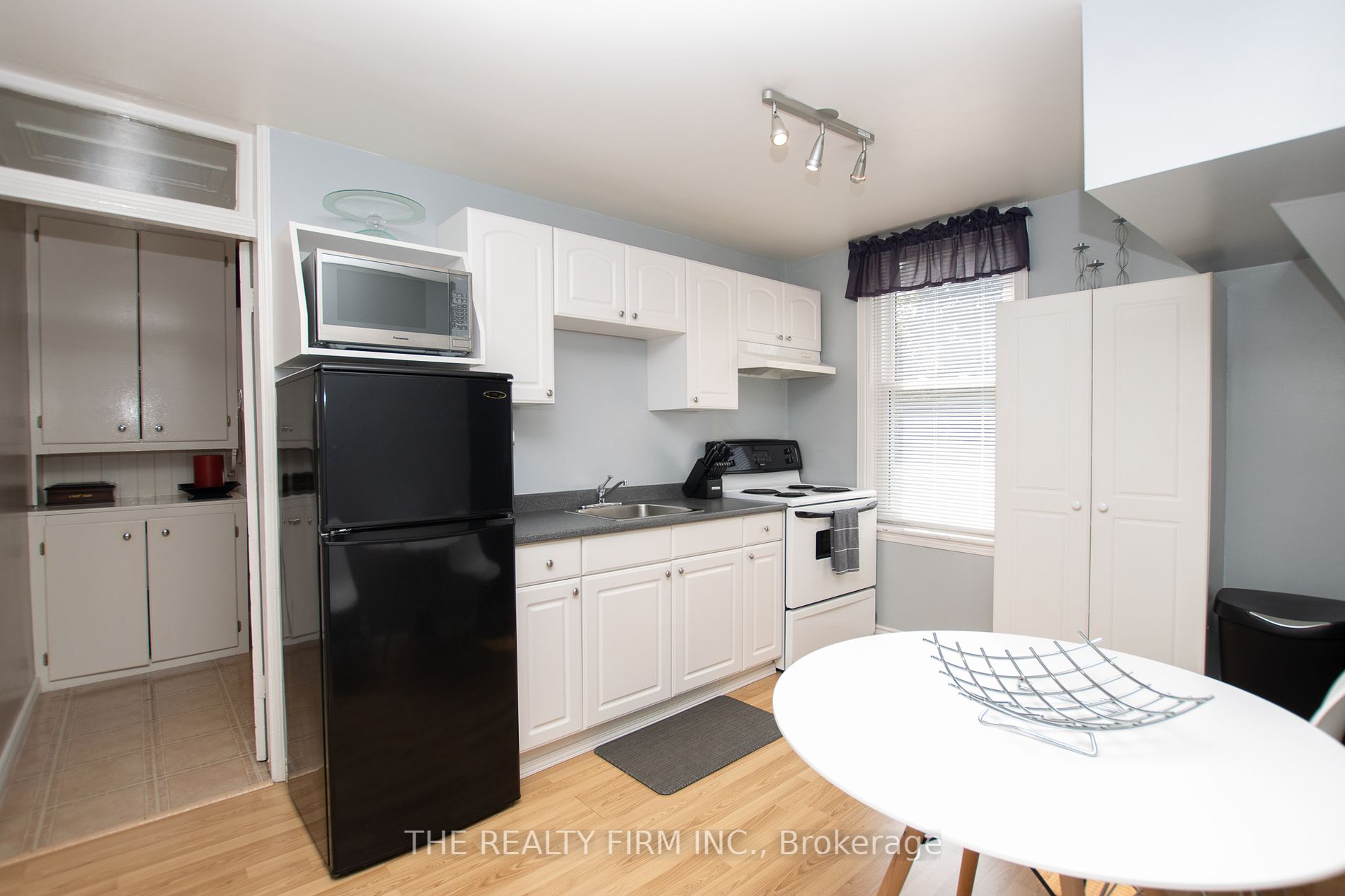 428 Saul St Property Photo 16