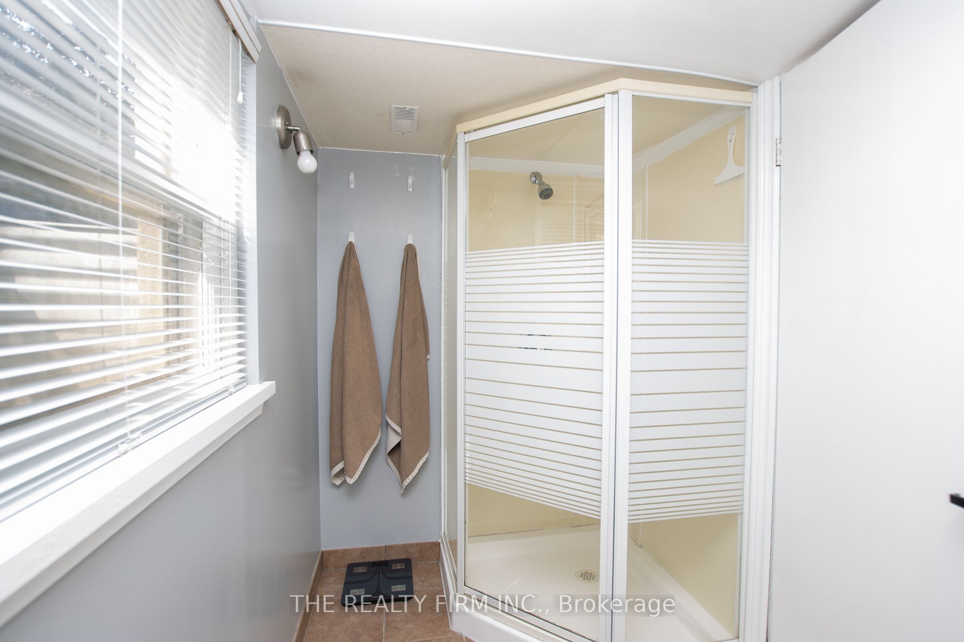 428 Saul St Property Photo 28