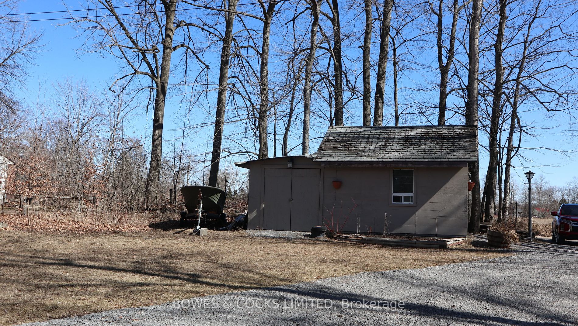 260 South Shores Rd Property Photo 17