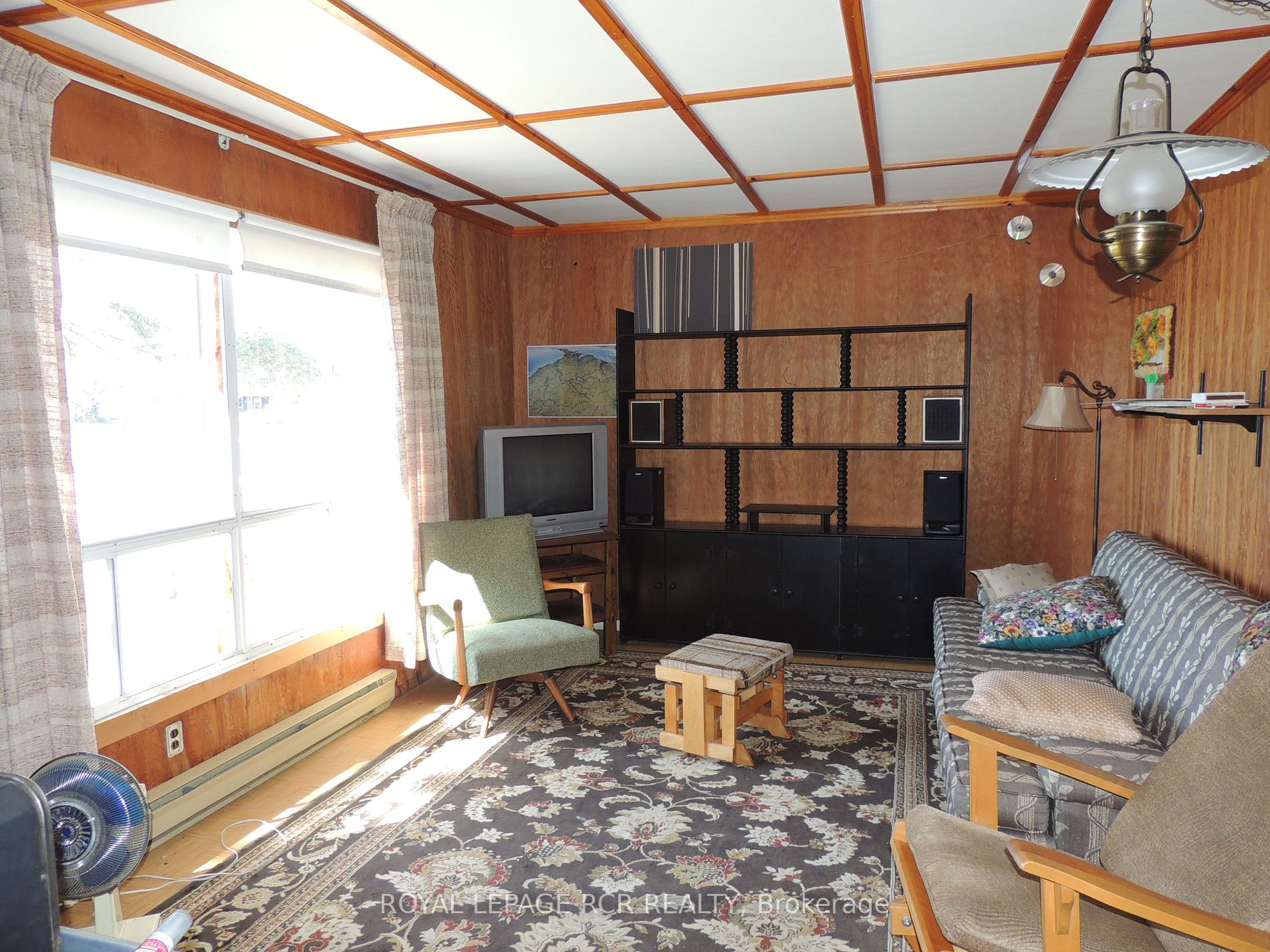 240 Point Rd Property Photo 4