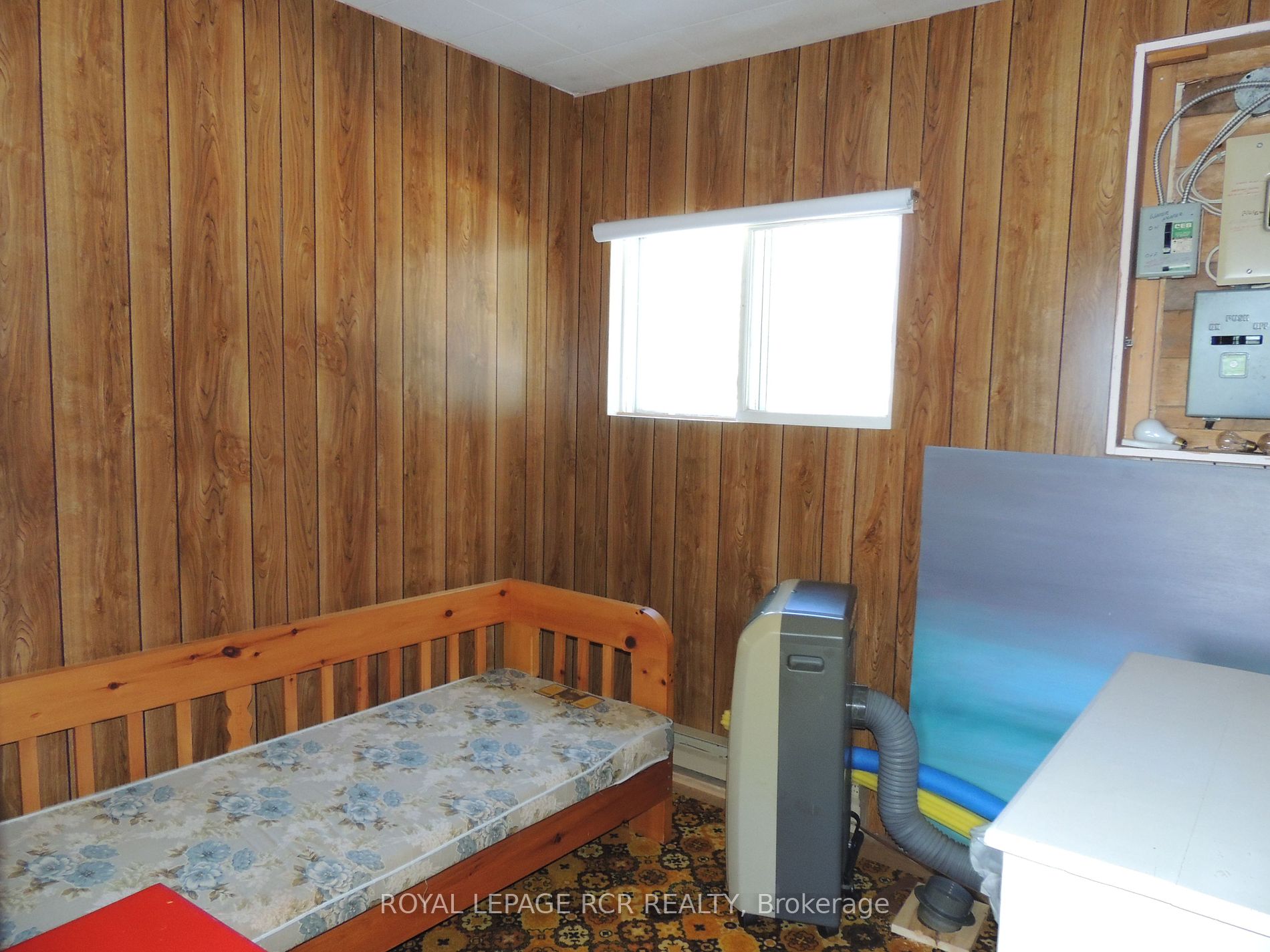 240 Point Rd Property Photo 9