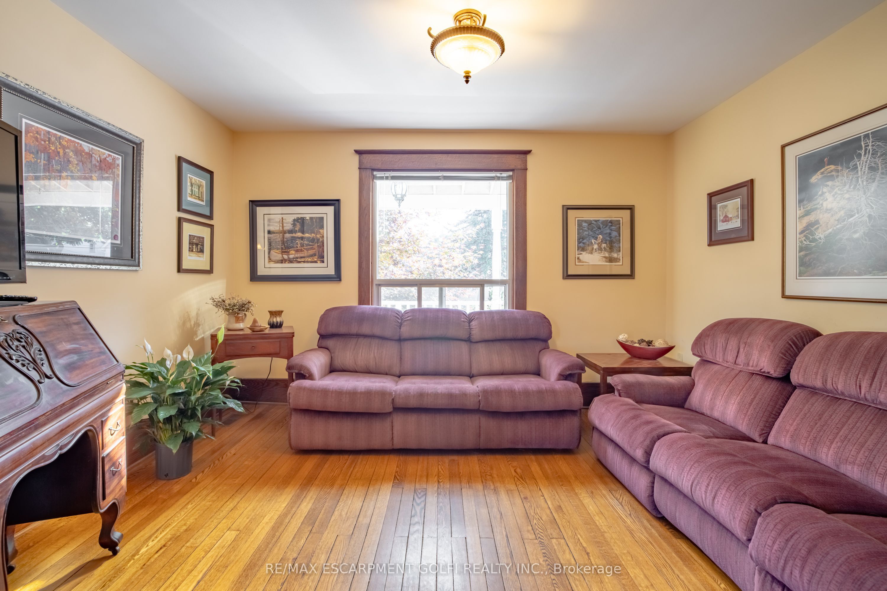 3952 Victoria Avenue Property Photo 6