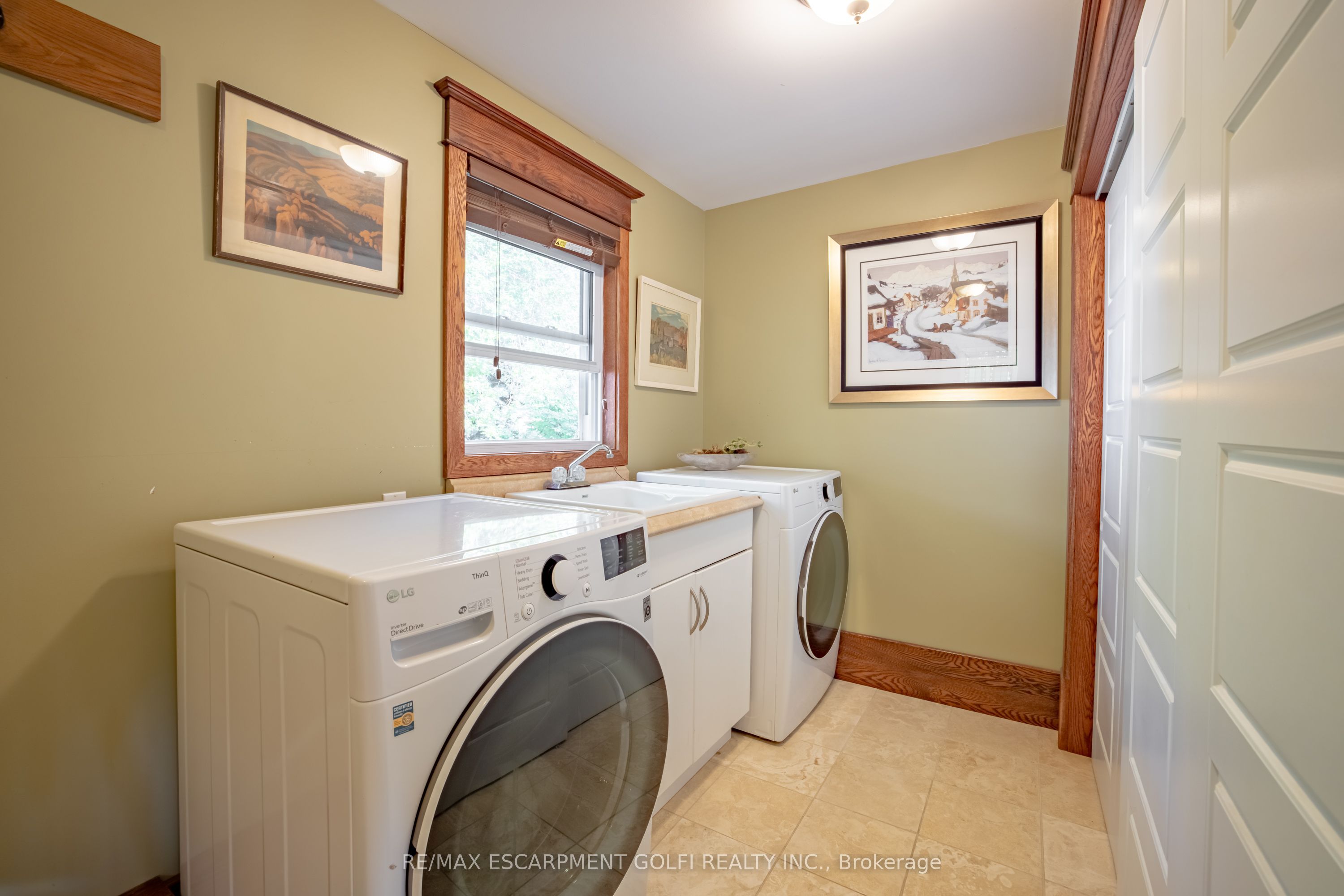 3952 Victoria Avenue Property Photo 11