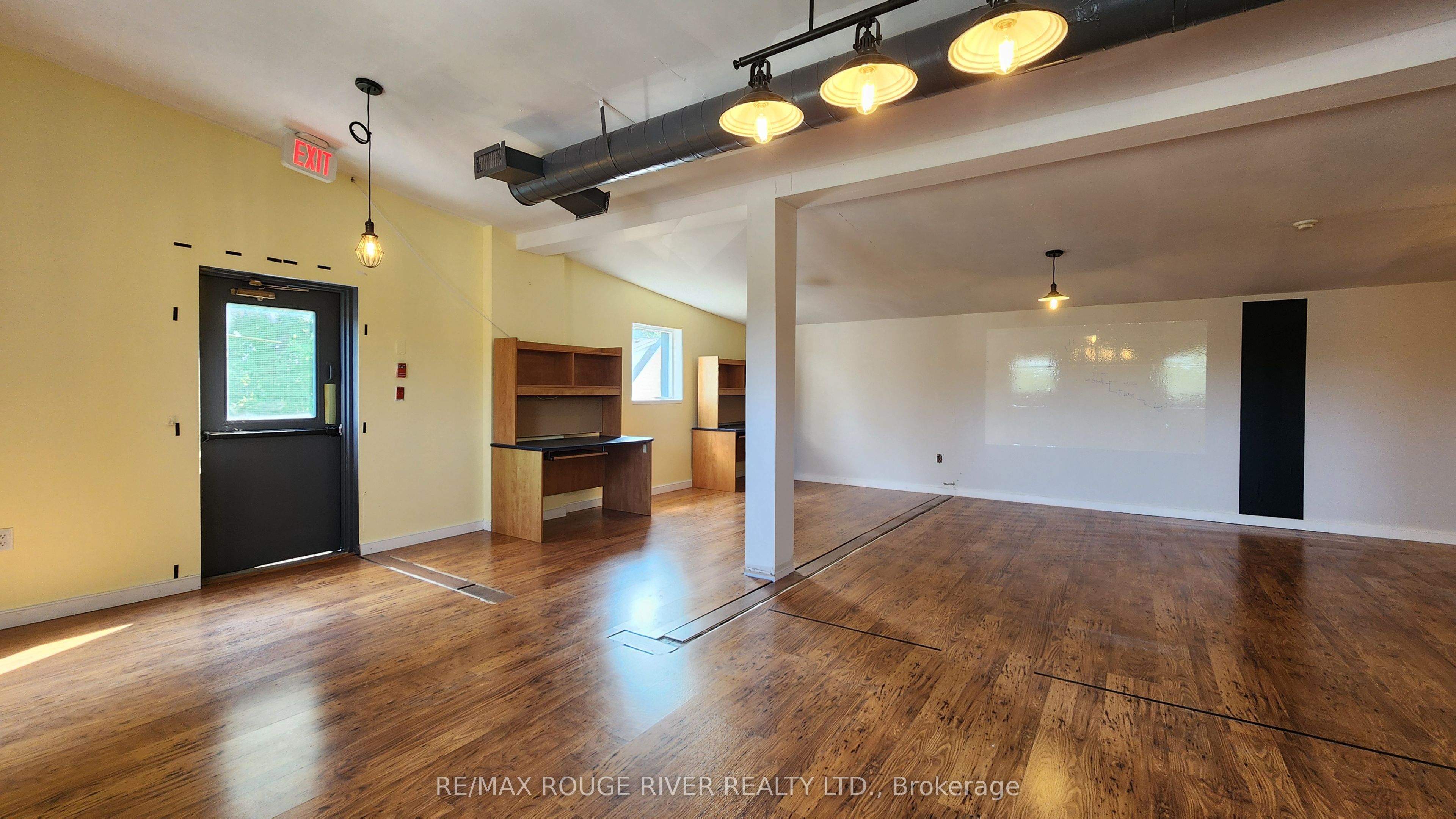 #10 - 41 John Street Property Photo 3