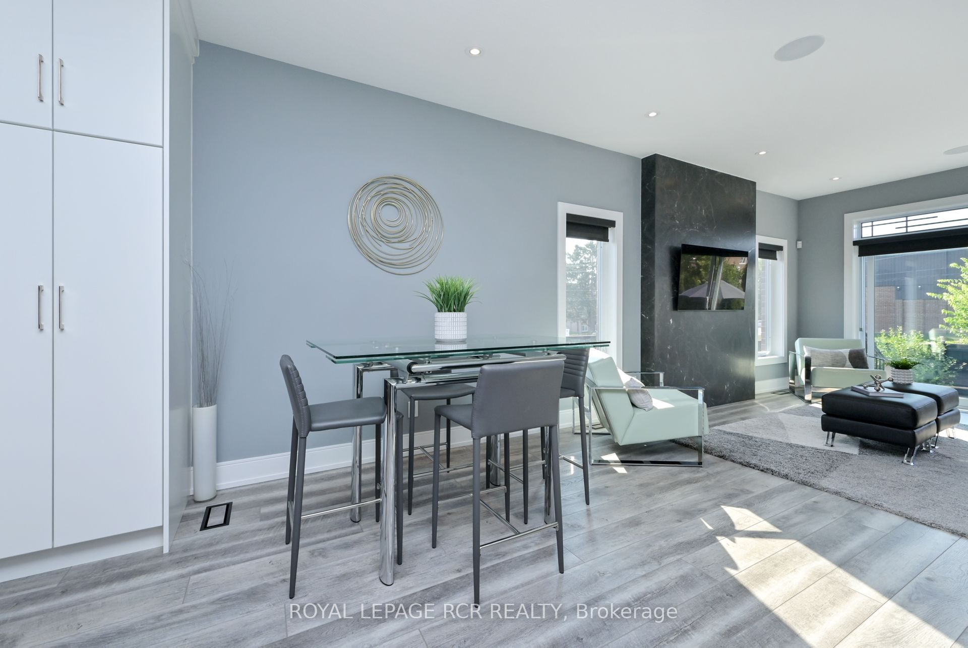 19 Dover Lane Property Photo 8