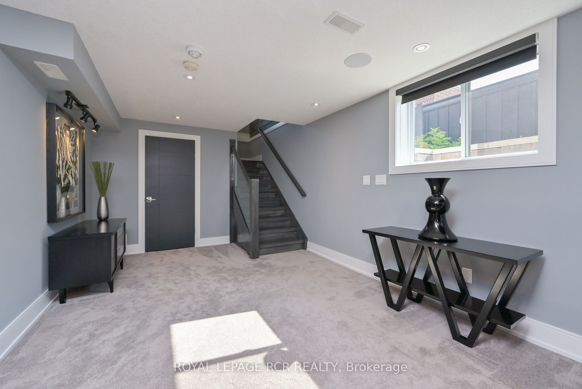 19 Dover Lane Property Photo 16