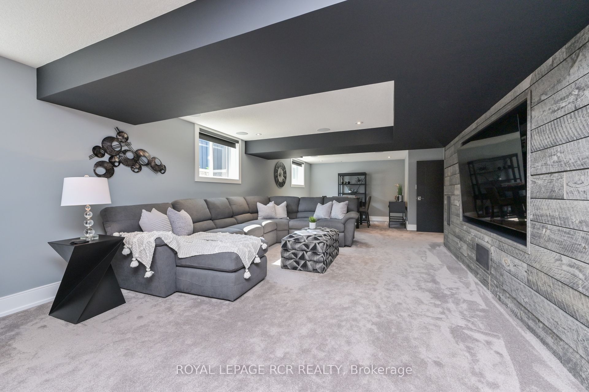 19 Dover Lane Property Photo 17