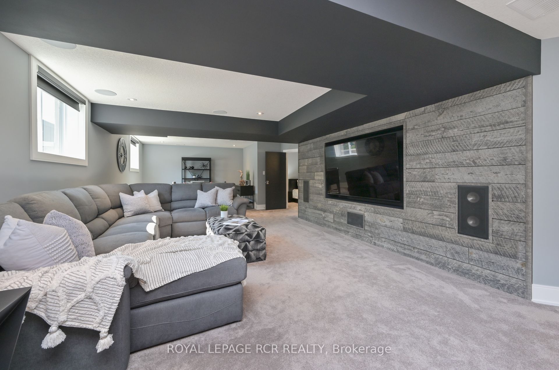 19 Dover Lane Property Photo 18