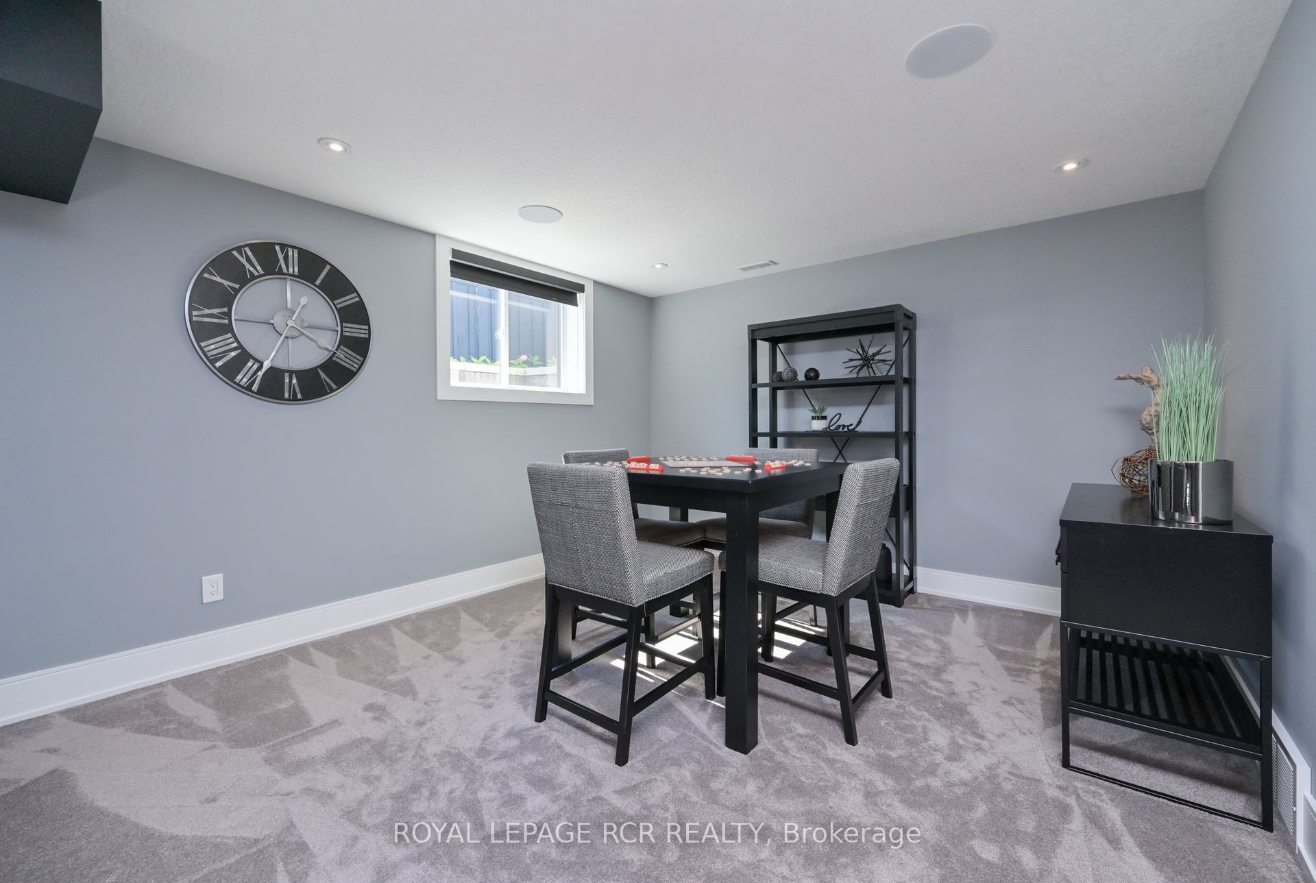 19 Dover Lane Property Photo 20