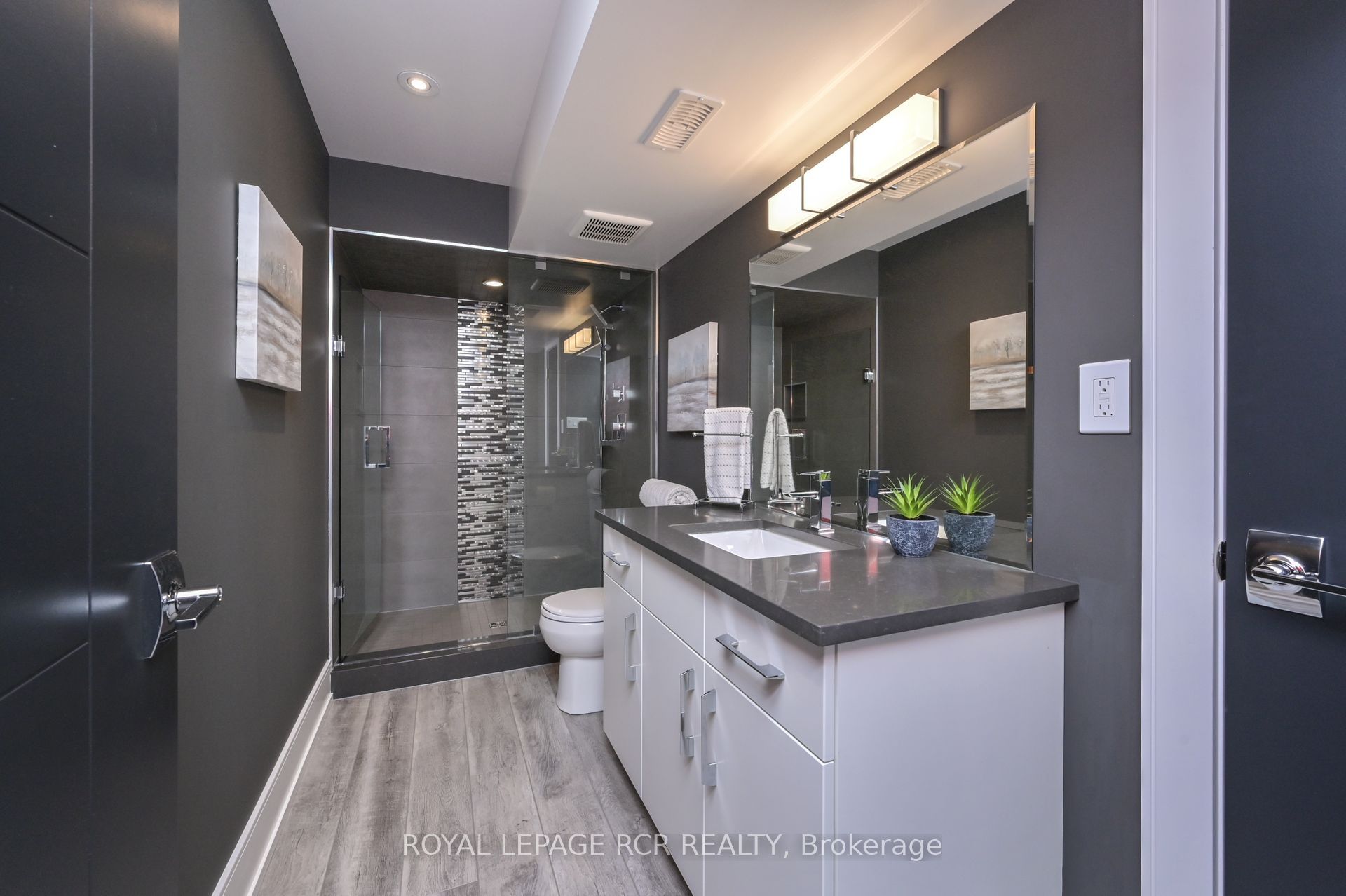 19 Dover Lane Property Photo 21