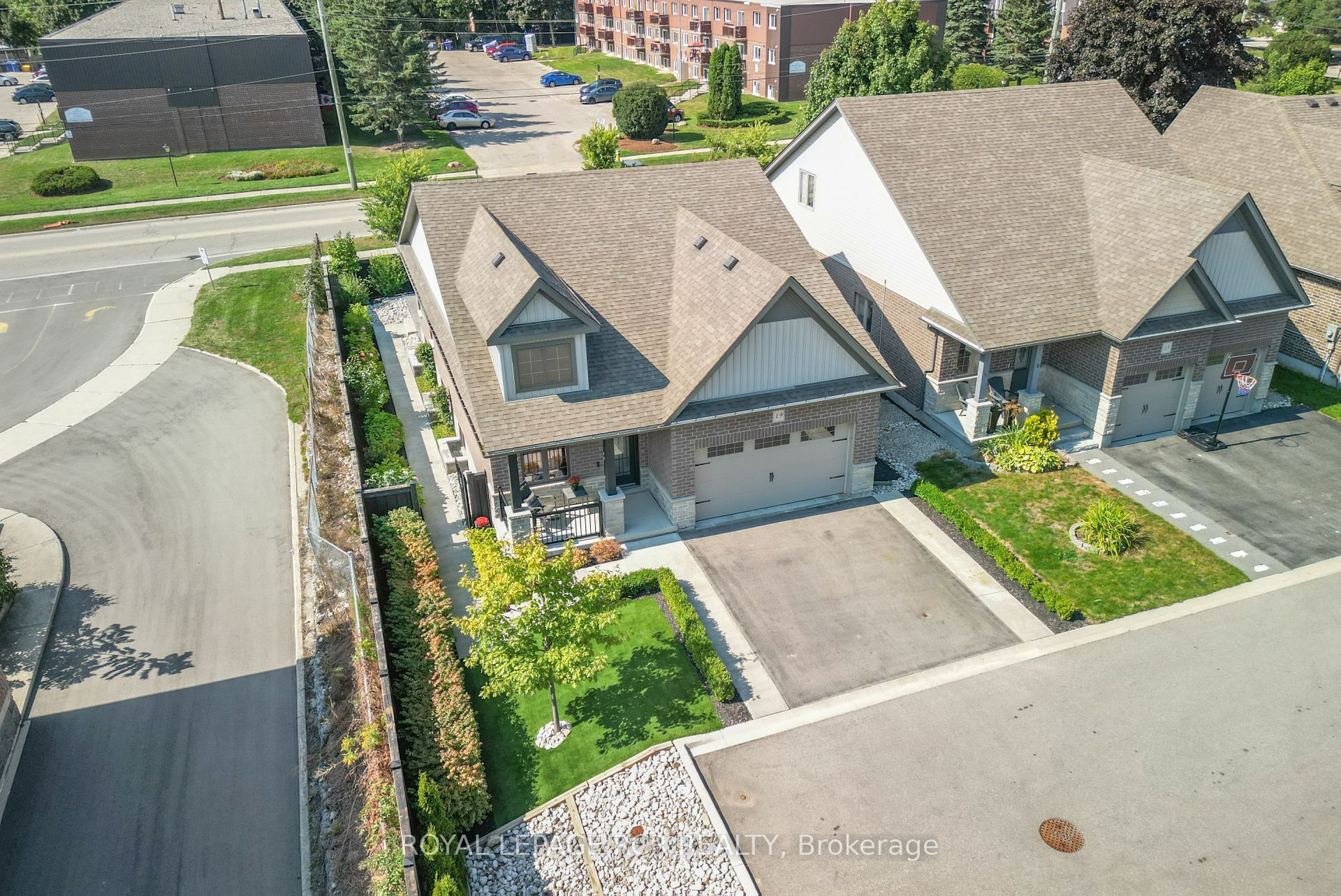 19 Dover Lane Property Photo 30