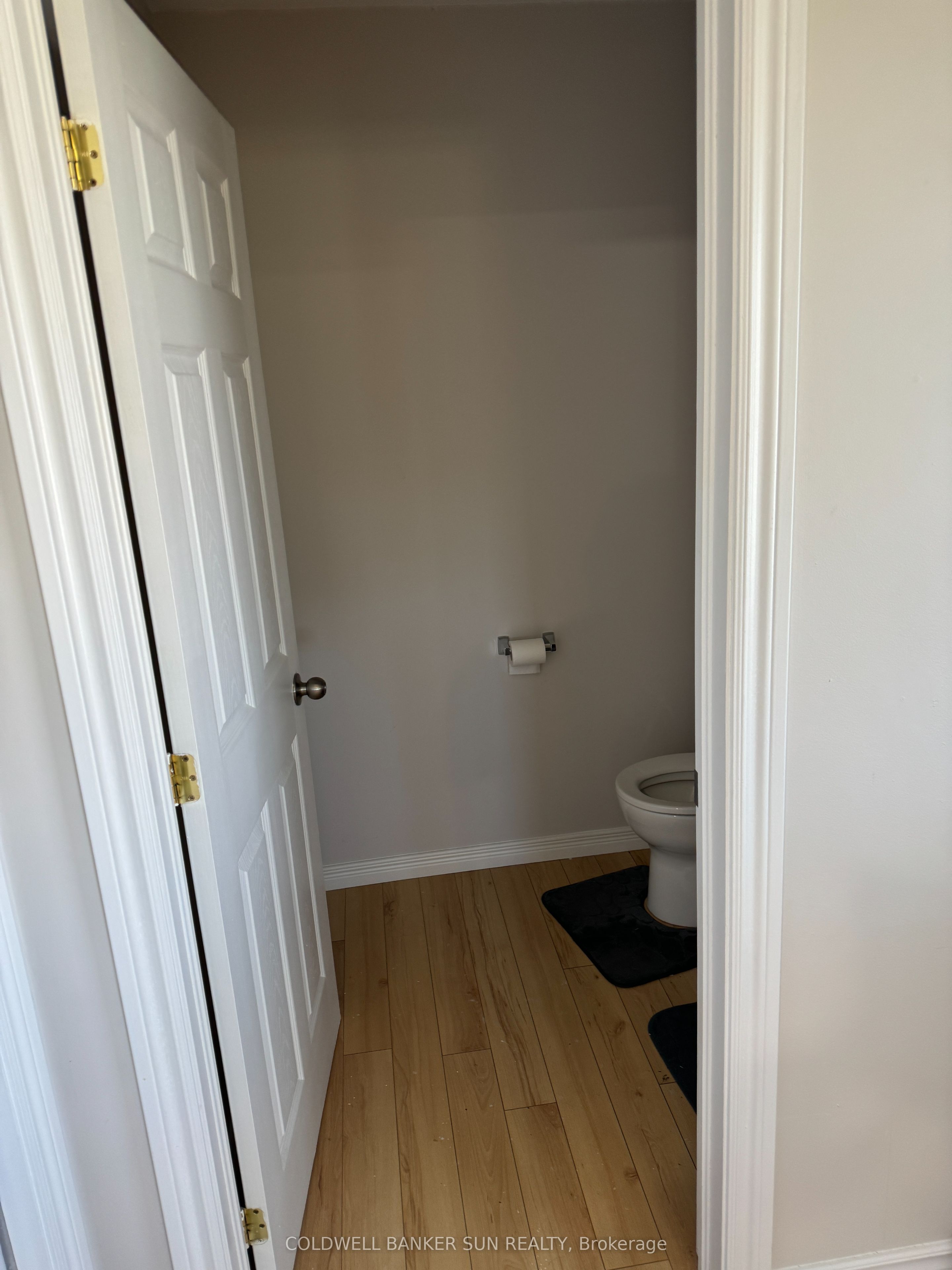 560 Athlone Ave Property Photo 7