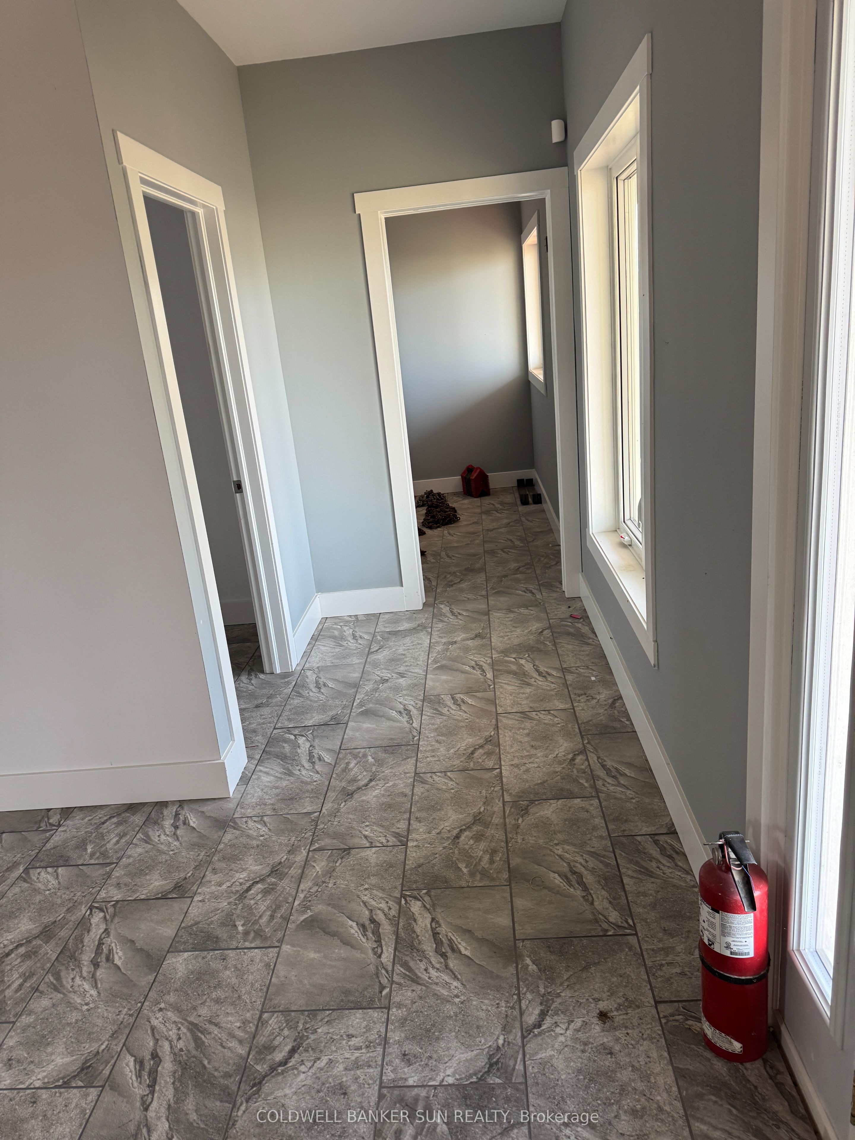 560 Athlone Ave Property Photo 15