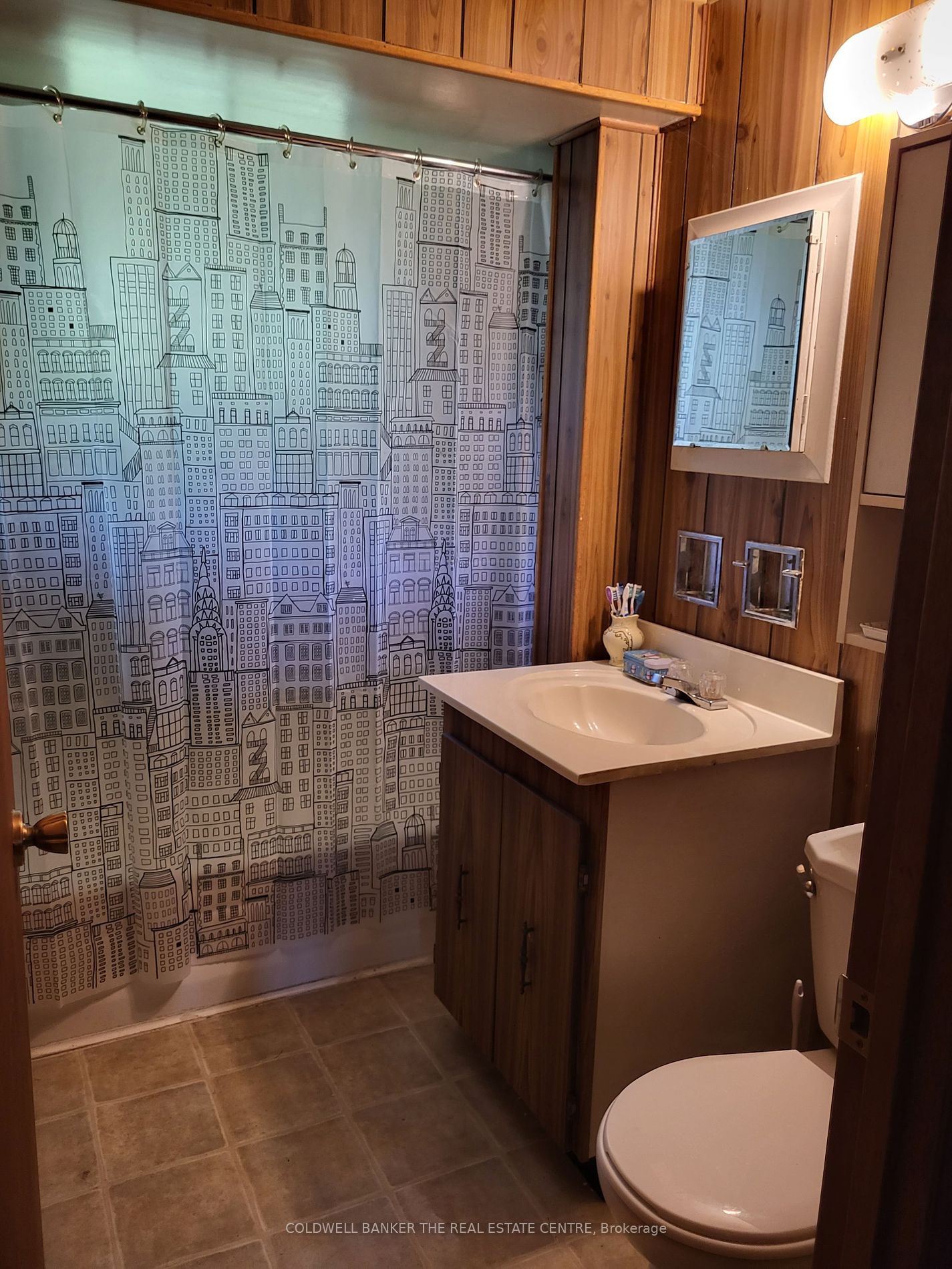1077 Thomas Rd Property Photo 3