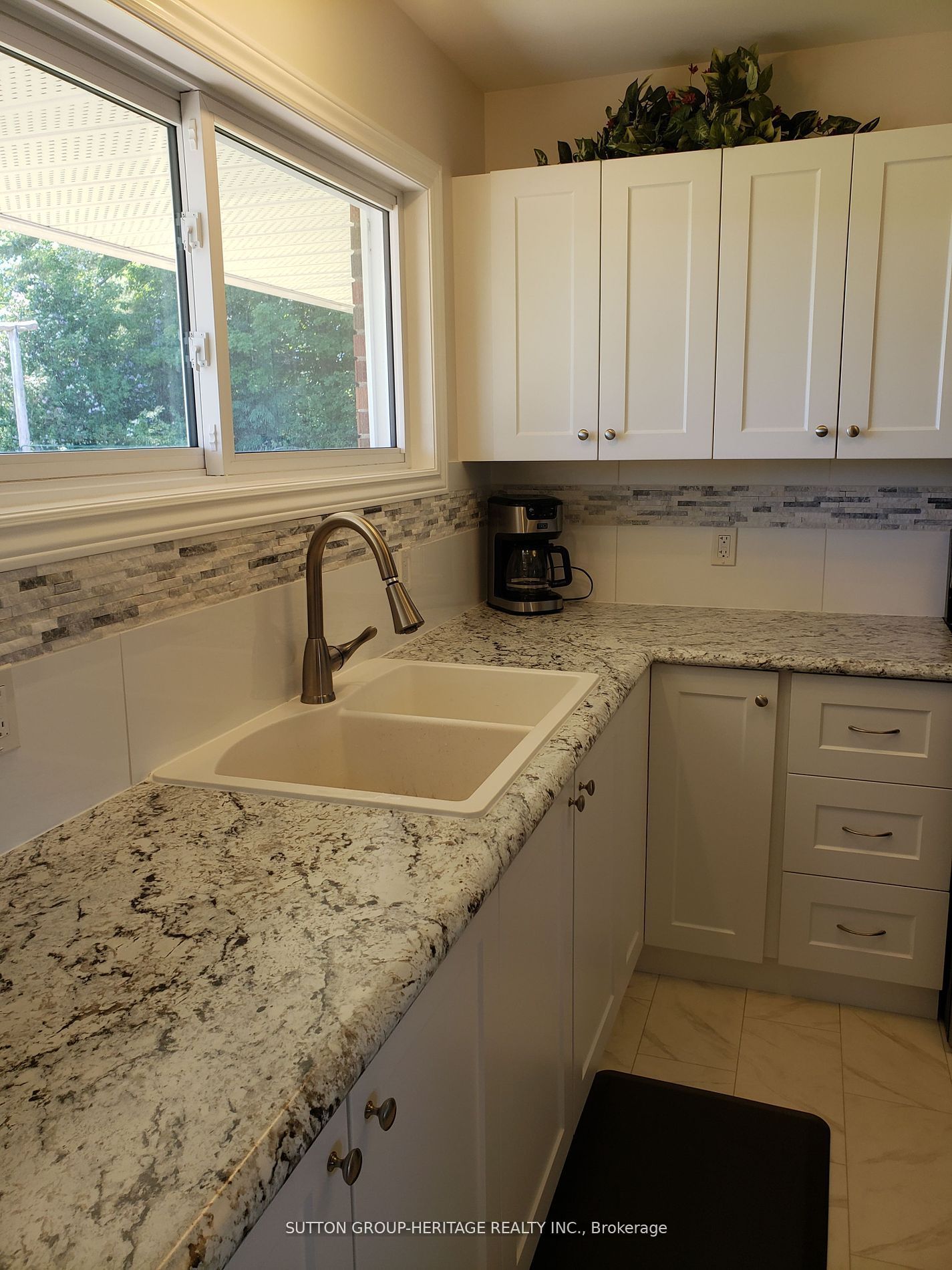 601 Cottingham Rd Property Photo 7
