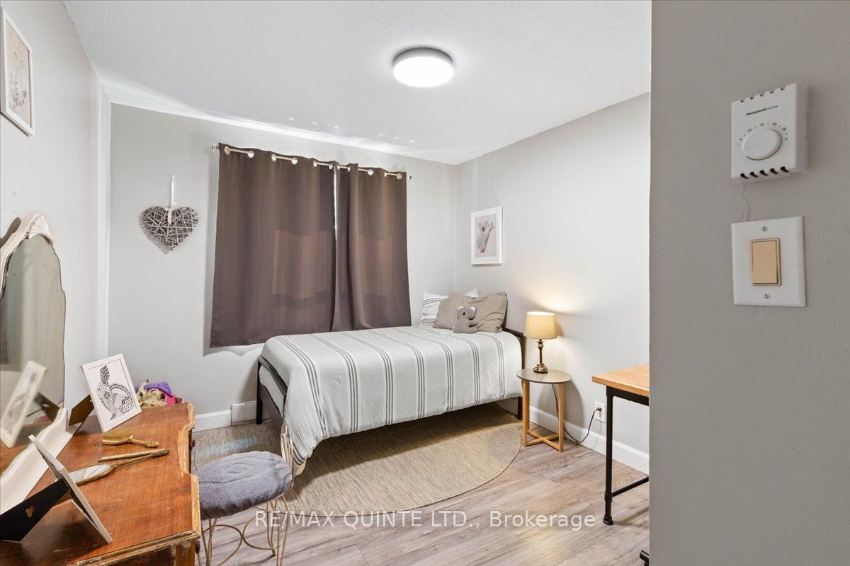 25 College St 404 Property Photo 5