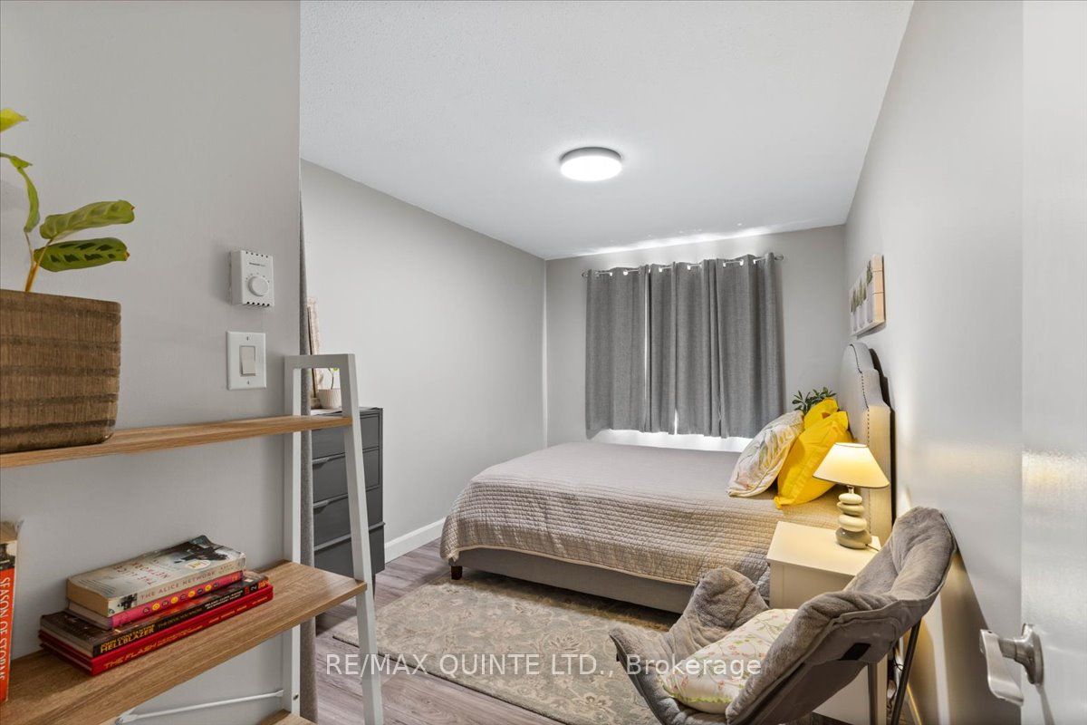25 College St 404 Property Photo 7