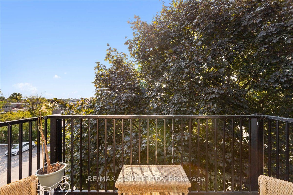 25 College St 404 Property Photo 13