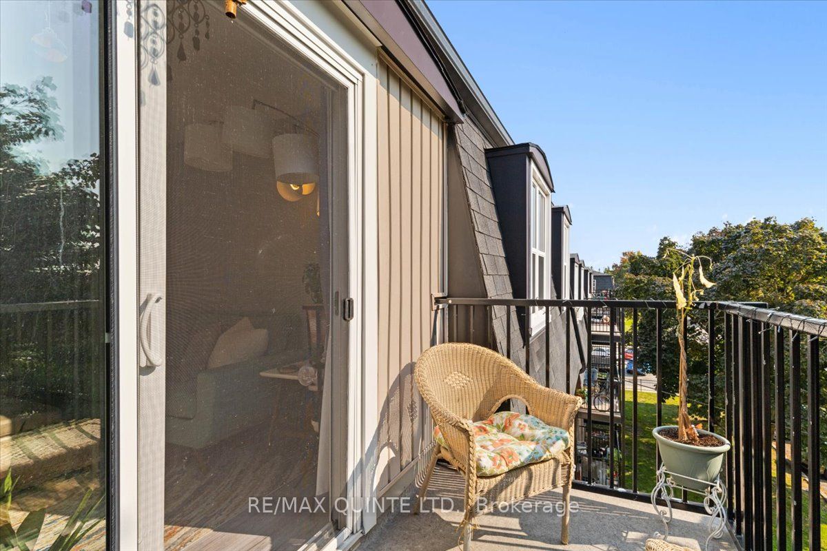 25 College St 404 Property Photo 14