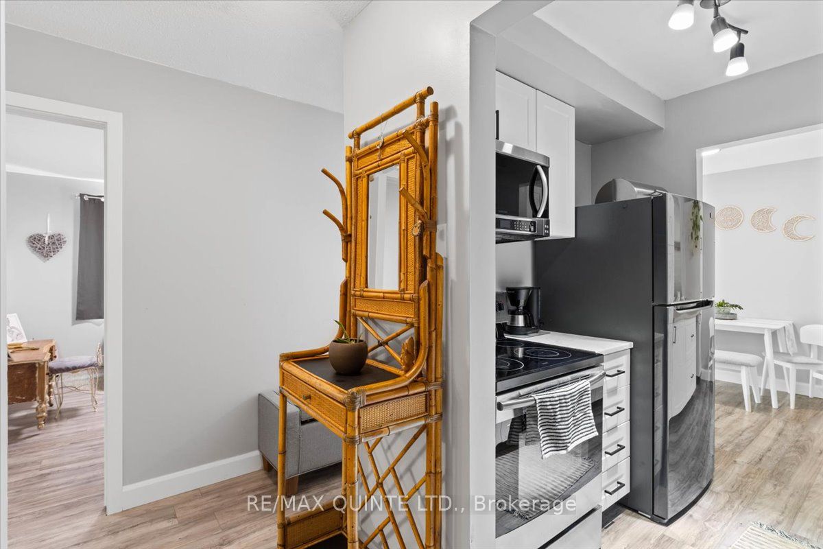 25 College St 404 Property Photo 22