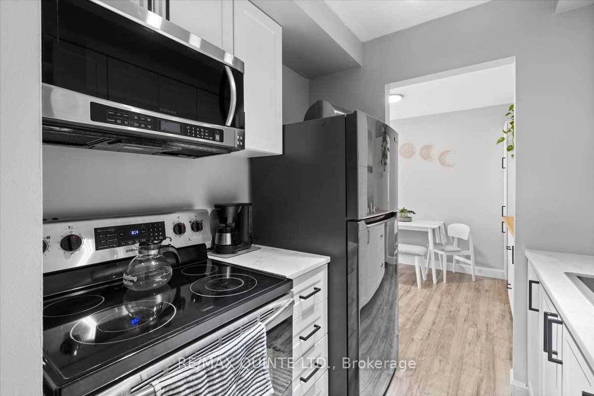 25 College St 404 Property Photo 25