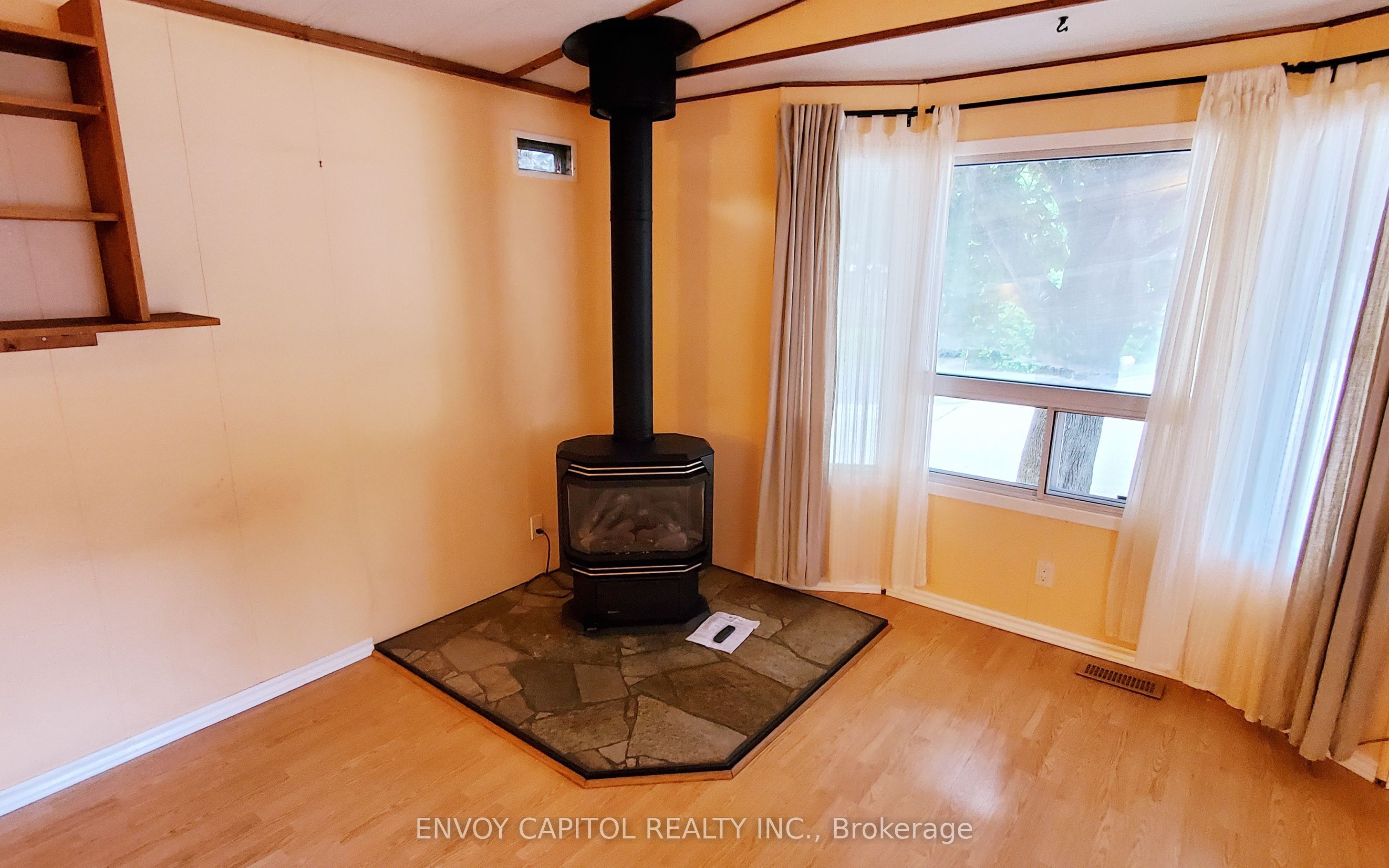 105 Maple Crescent Property Photo 10