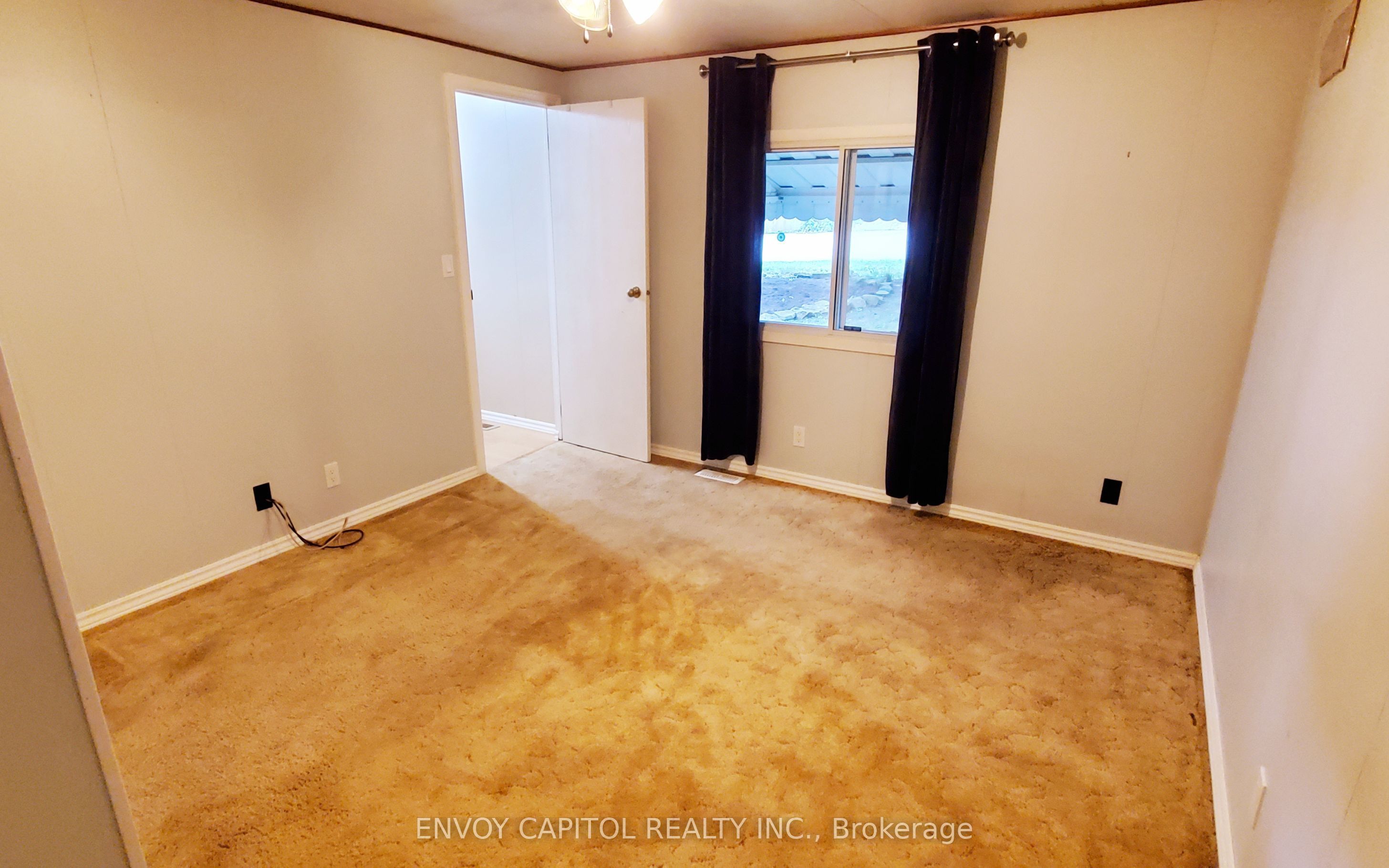 105 Maple Crescent Property Photo 11