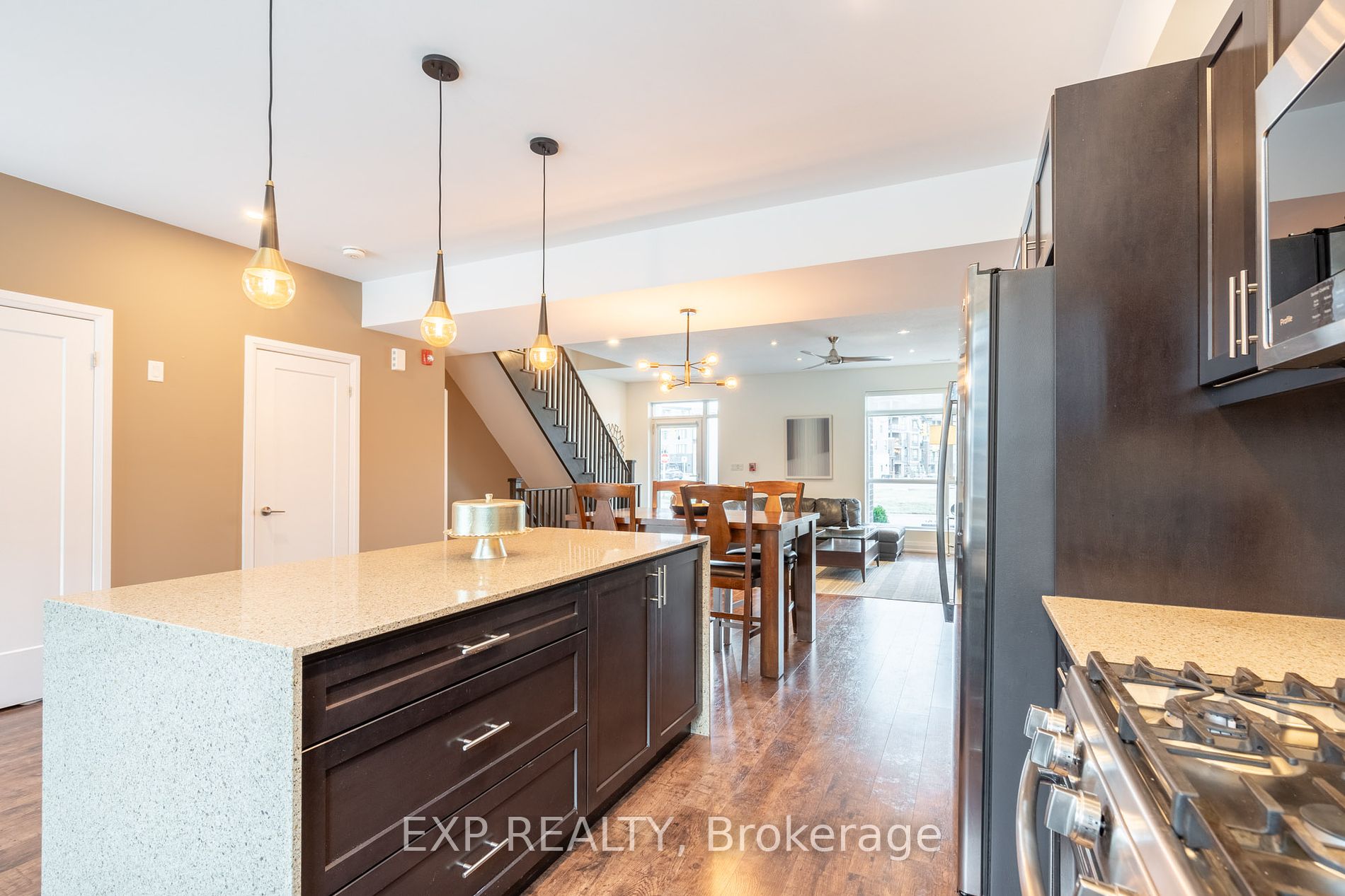 4 Concord Pl 4 Property Photo 11