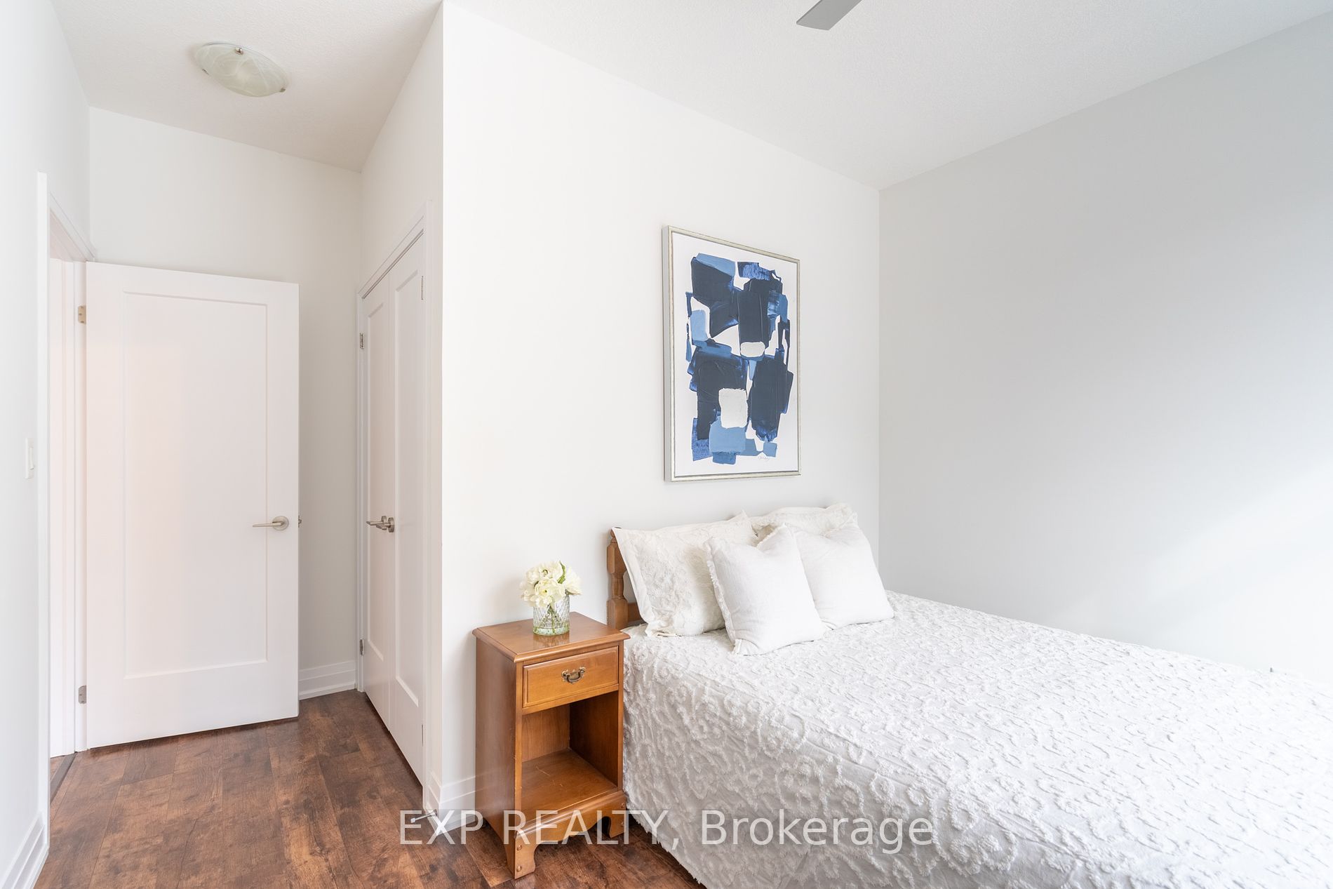 4 Concord Pl 4 Property Photo 20