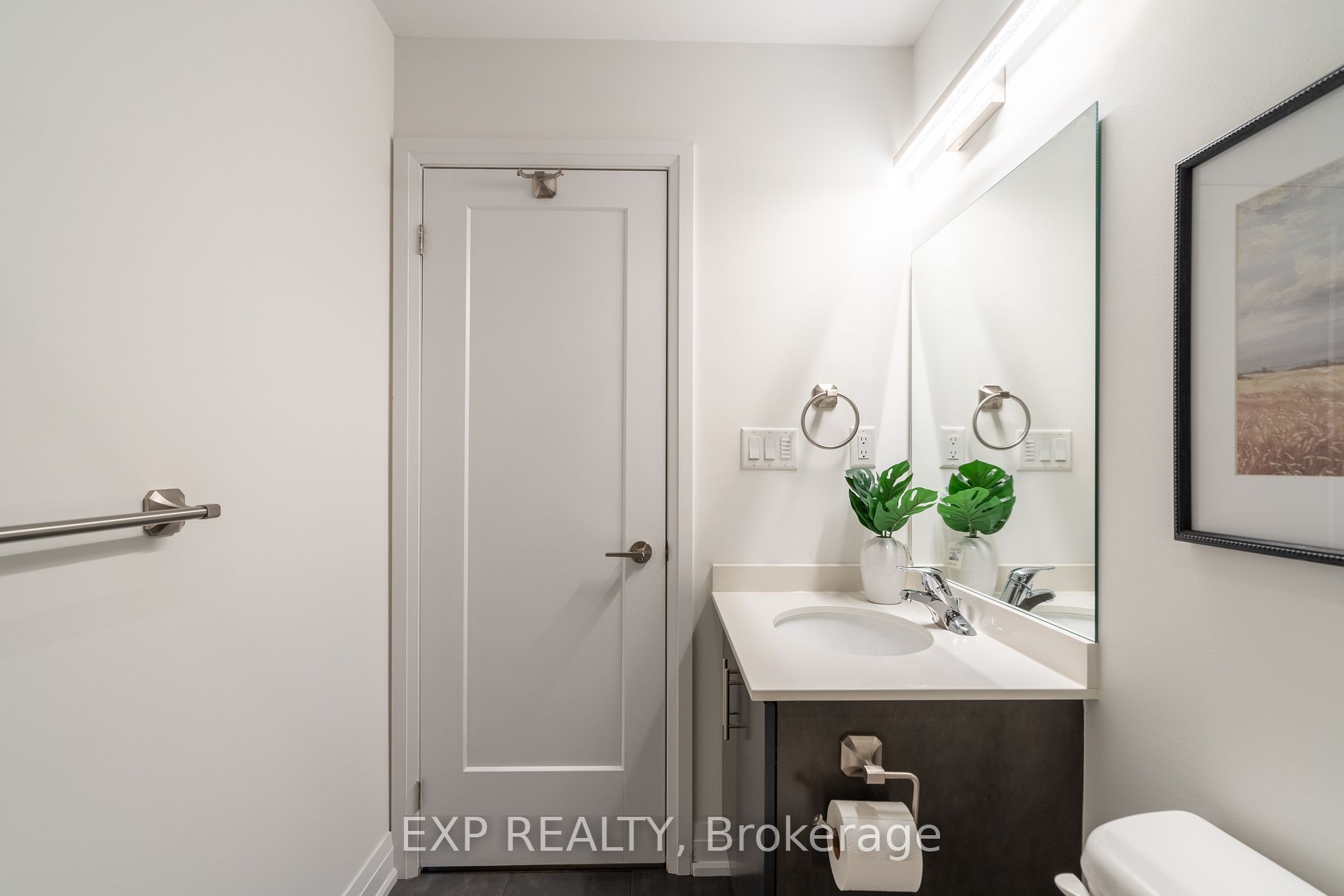 4 Concord Pl 4 Property Photo 22