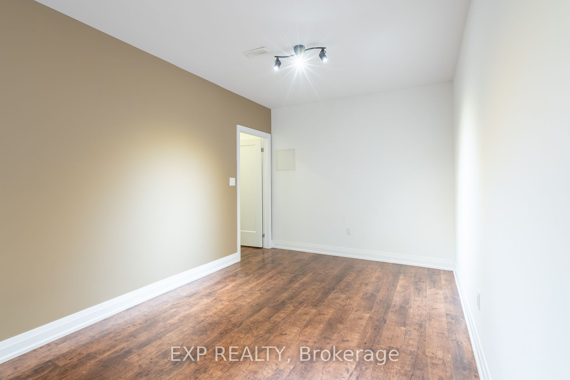 4 Concord Pl 4 Property Photo 31