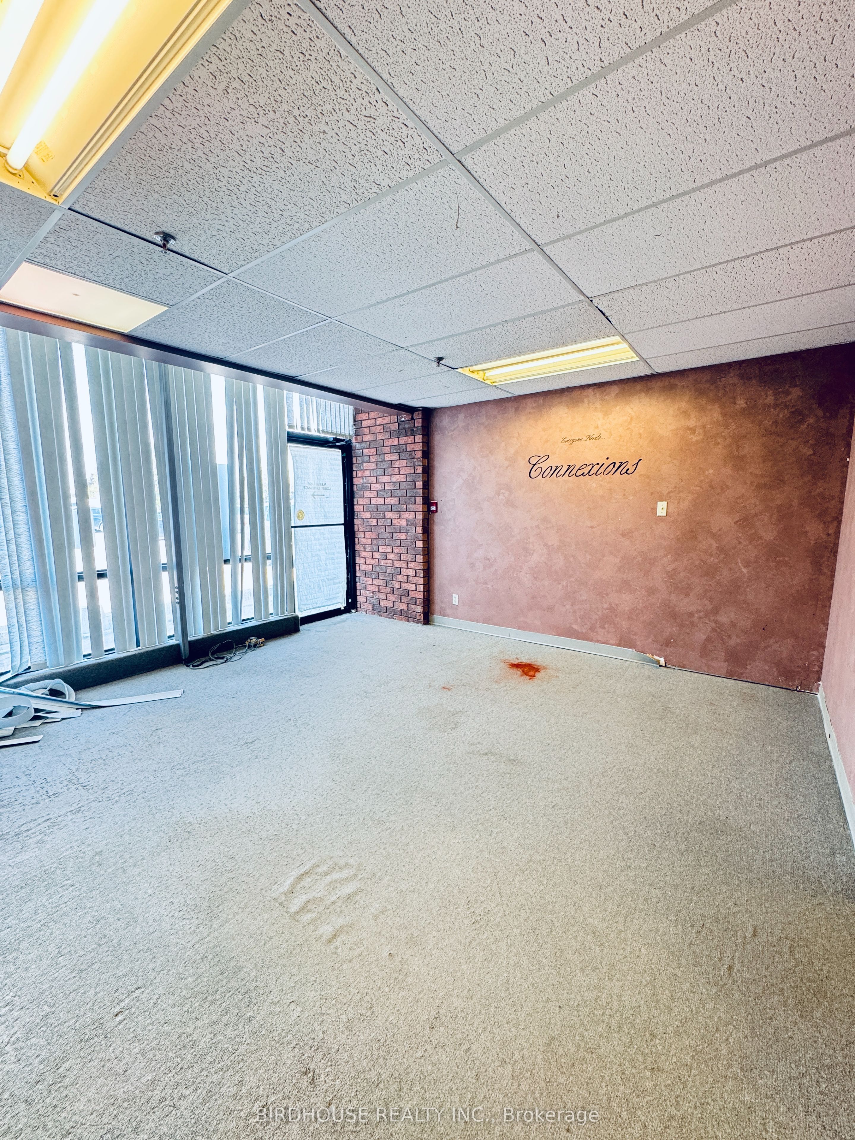 55 Mary St W Property Photo 2