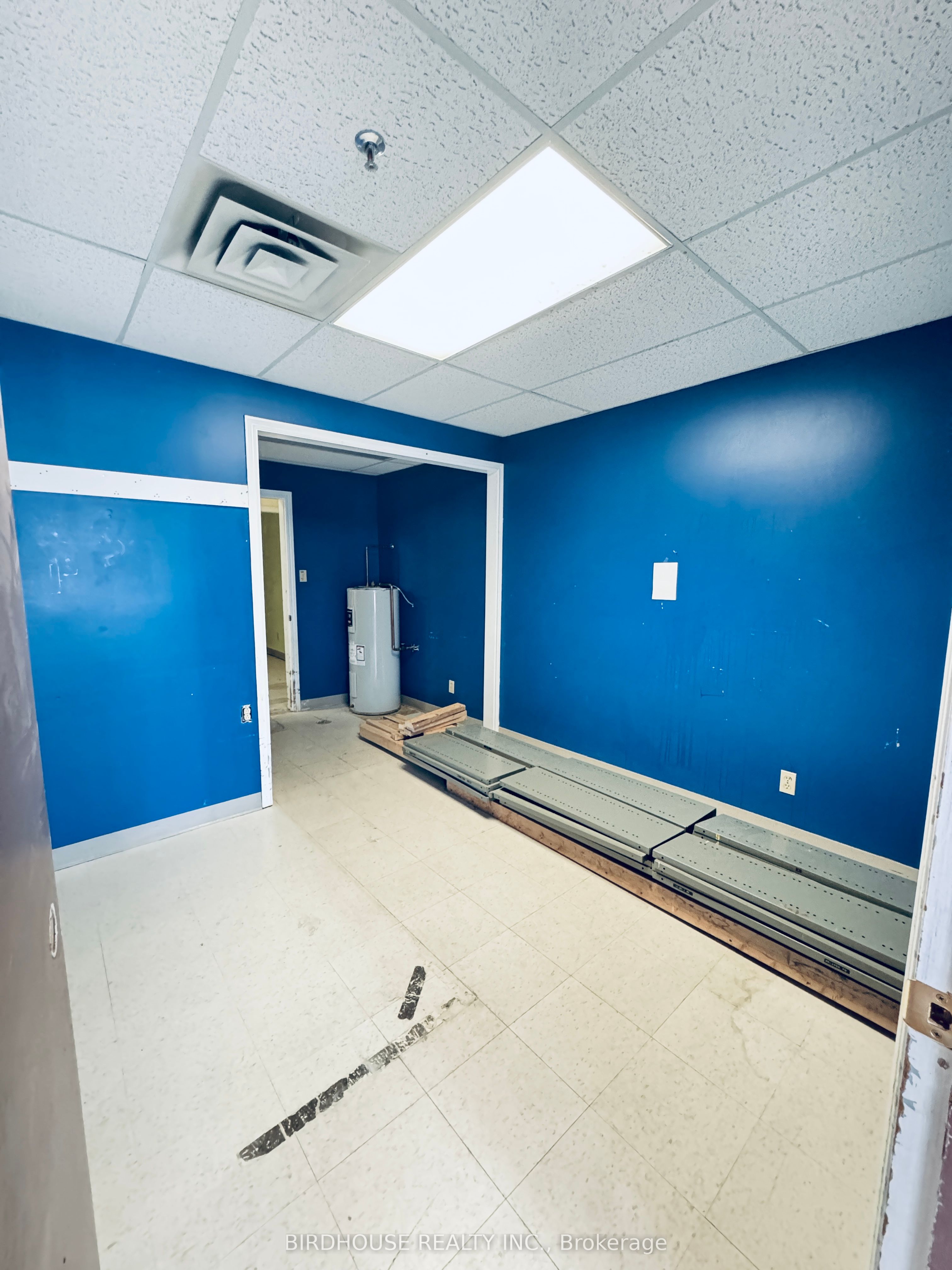55 Mary St W Property Photo 7