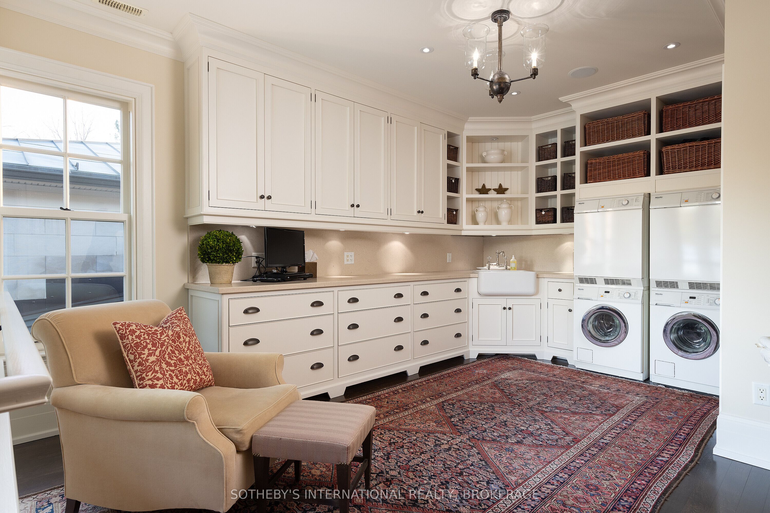 472 Gage Street Property Photo 29