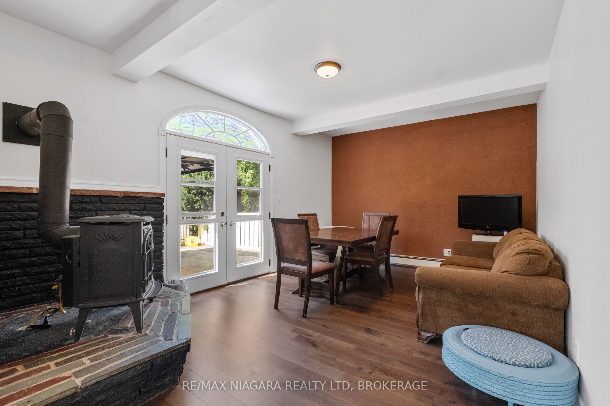 463 Niagara Boulevard Property Photo 7