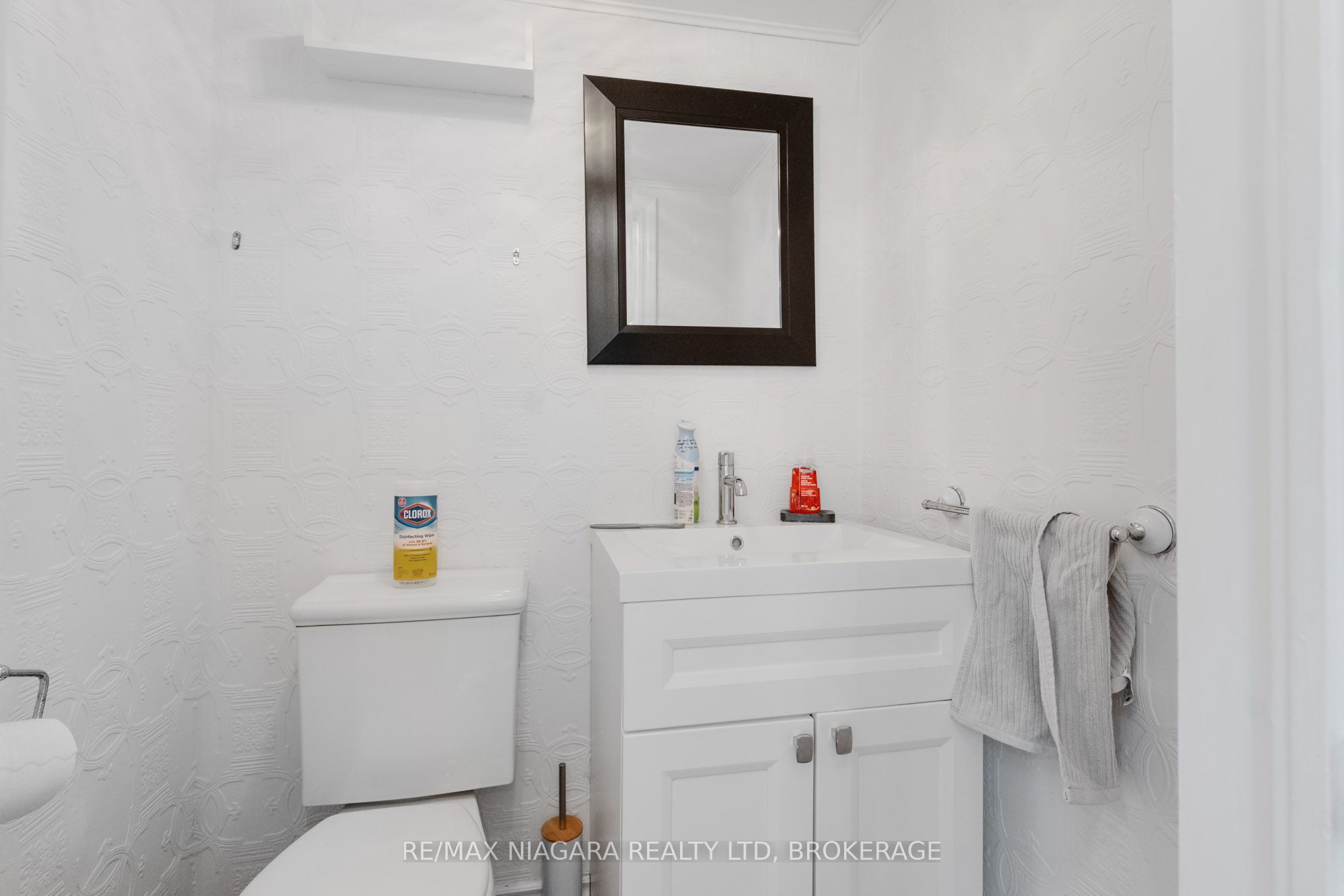 463 Niagara Boulevard Property Photo 9