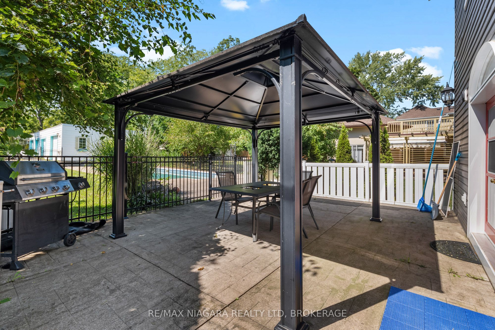 463 Niagara Boulevard Property Photo 27