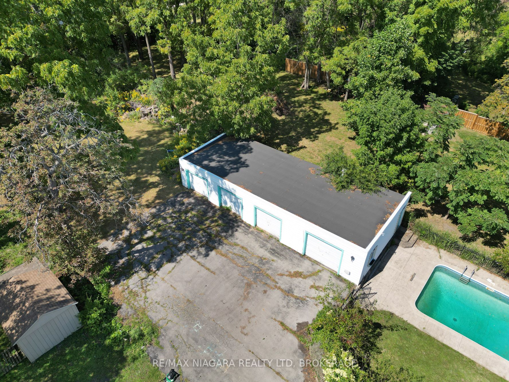 463 Niagara Boulevard Property Photo 31