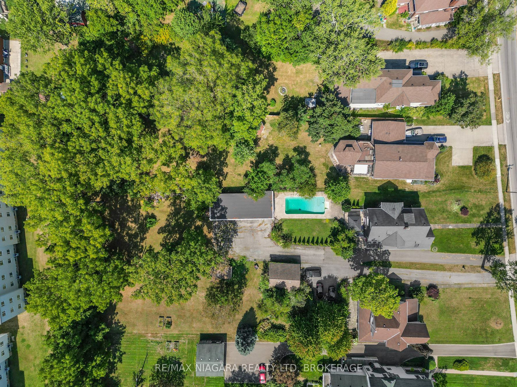 463 Niagara Boulevard Property Photo 34
